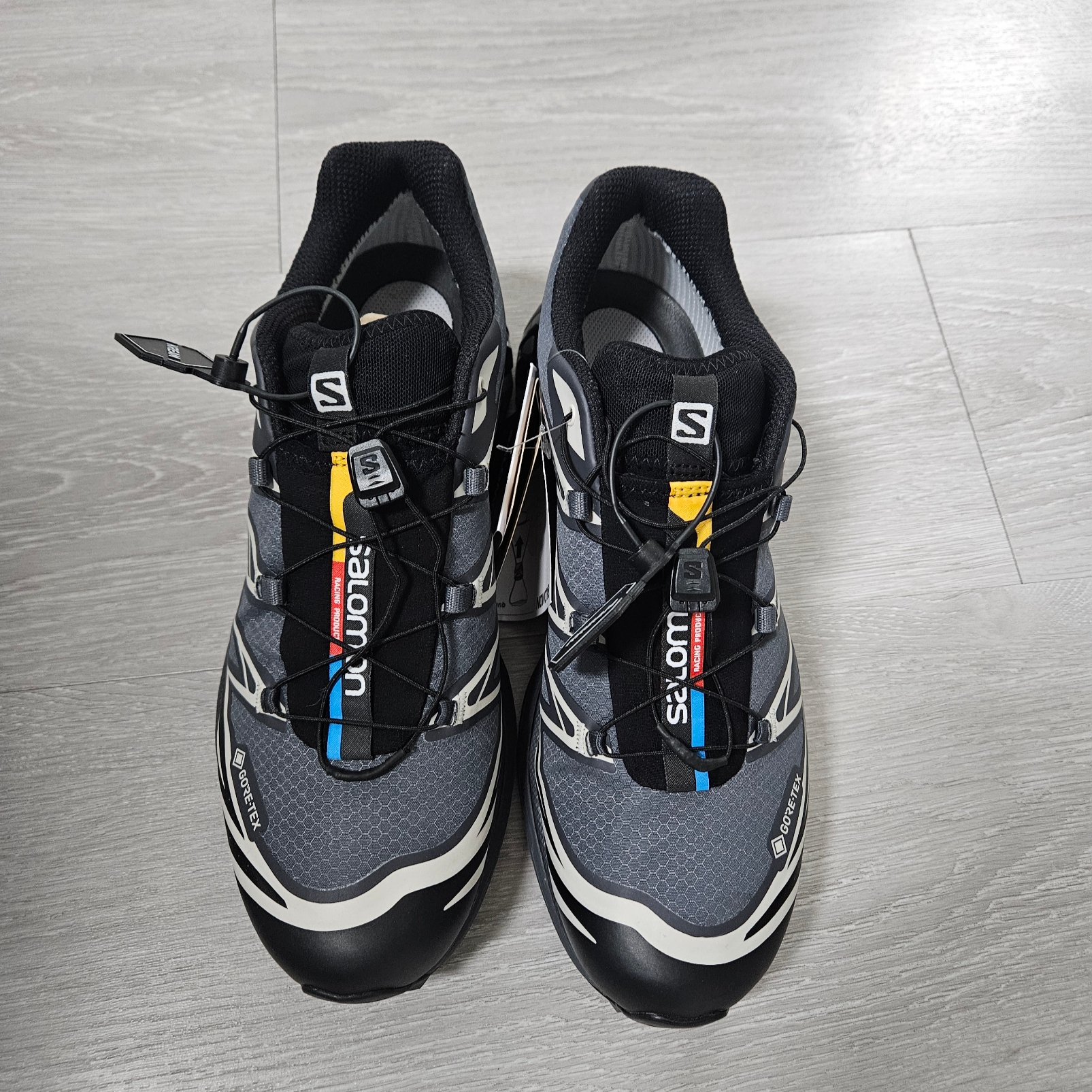 Salomon XT-6 Gore-Tex Black Ebony 착용 스타일 - 2