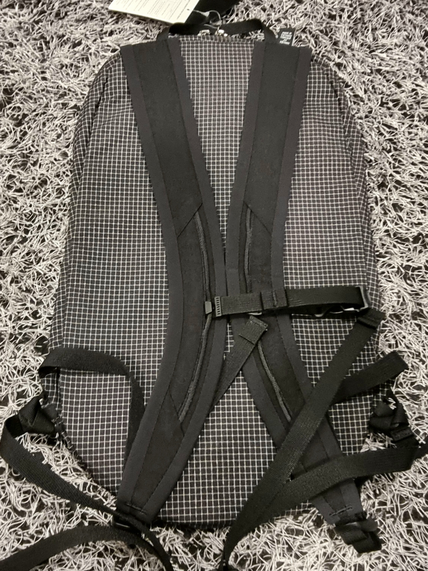 Arc'teryx Konseal 15 Backpack Black 착용 스타일 - 3