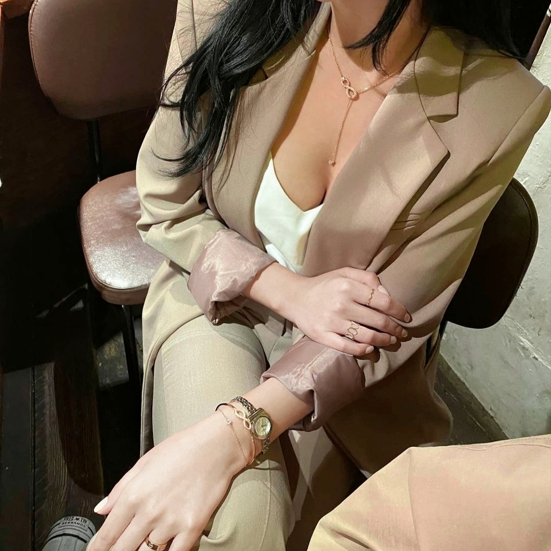 (W) Swarovski Infinity Bangle White Rose Gold Plated 착용 스타일