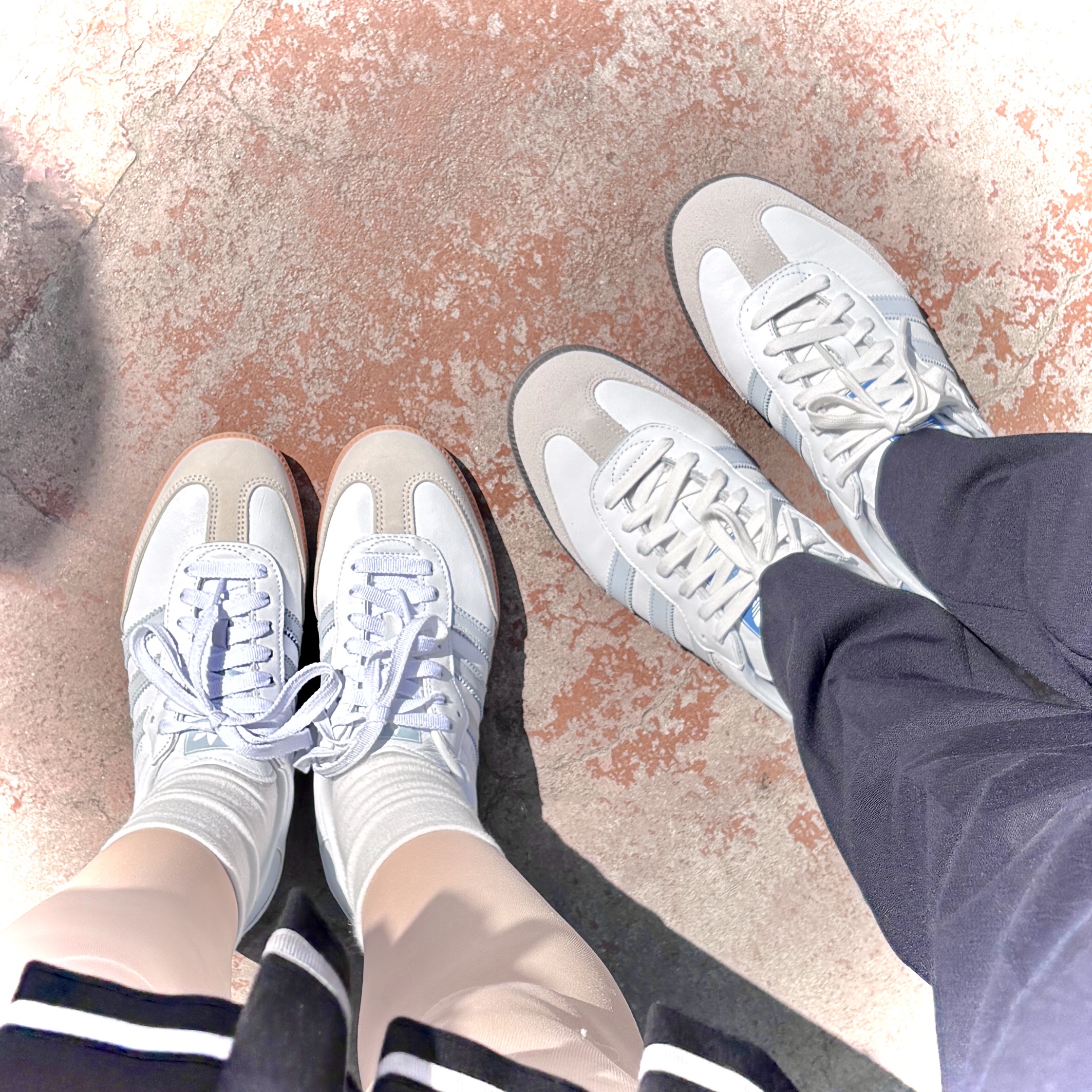 (W) Adidas Samba OG Cloud White Halo Blue, Adidas Samba OG Core White Halo Blue 착용 스타일