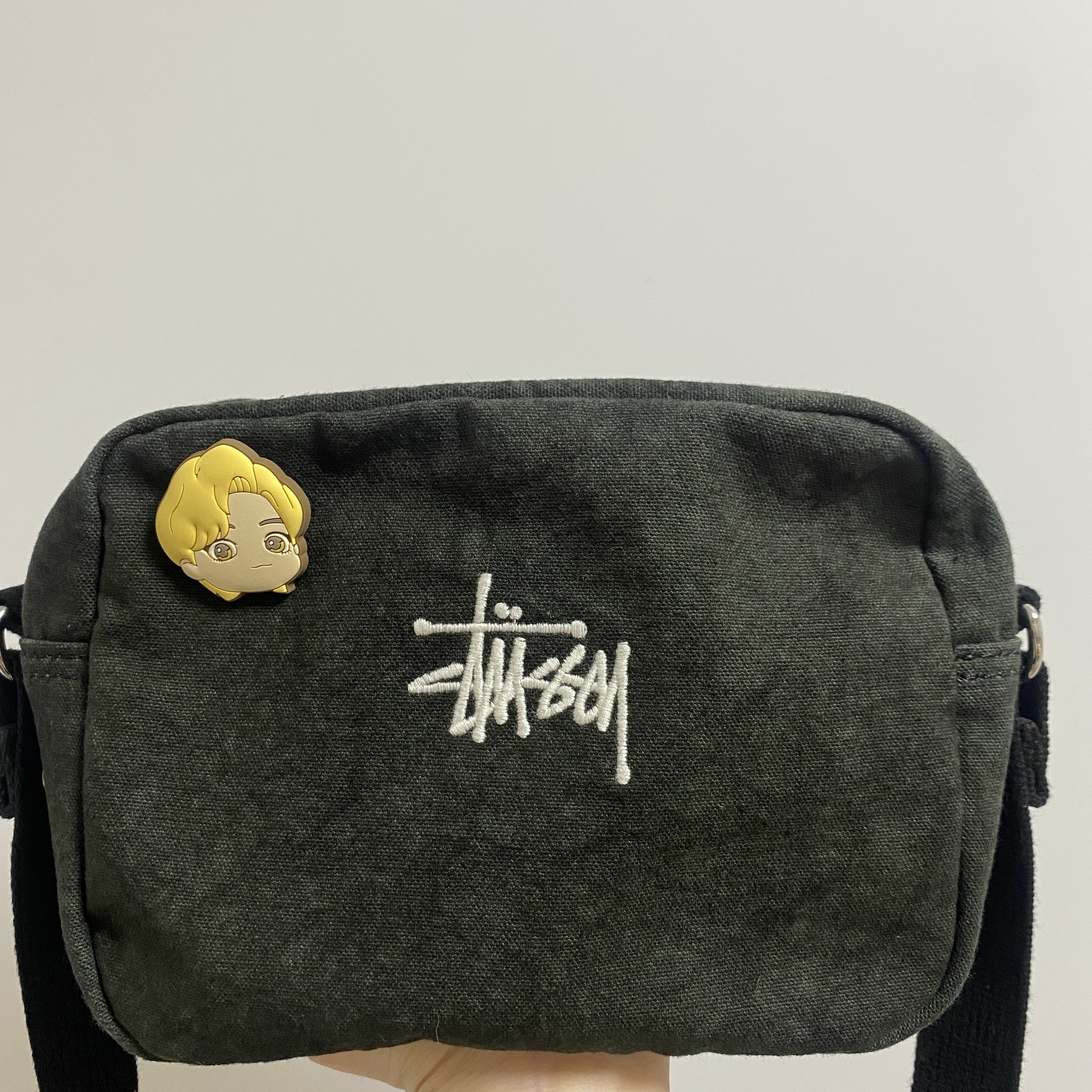 Stussy Canvas Side Pouch Washed Black 착용 스타일