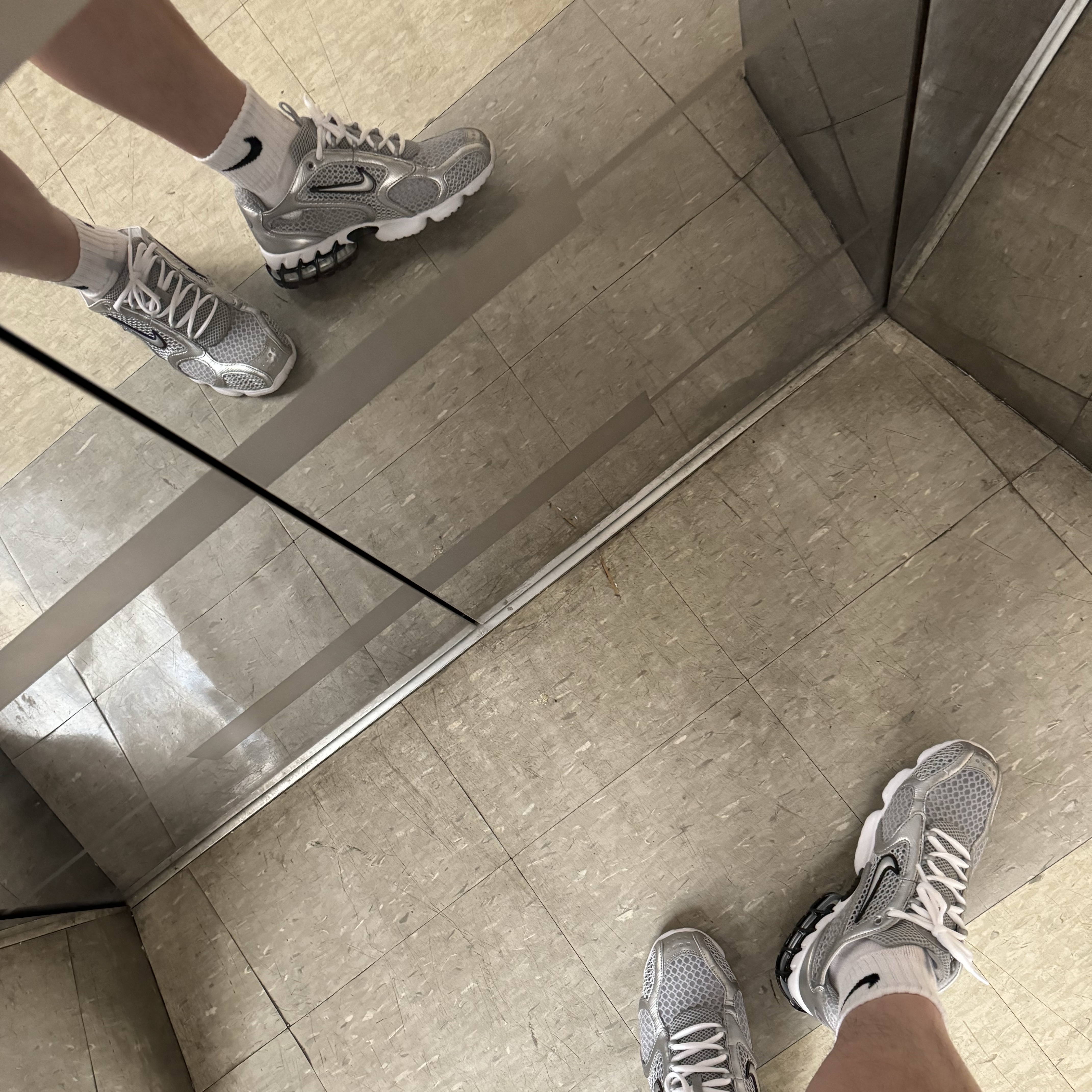Nike Air Zoom Spiridon Cage 2 Metallic Silver 착용 스타일