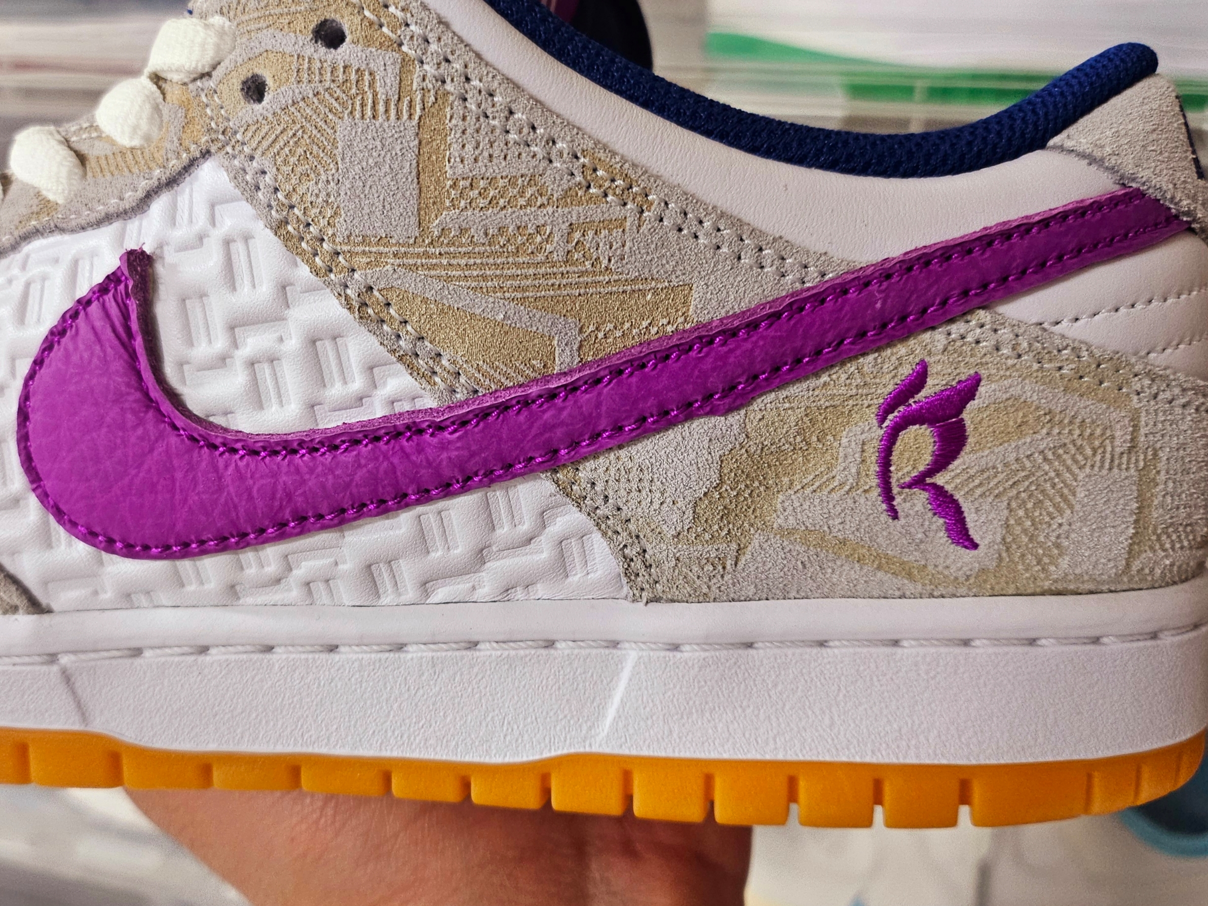 Nike x Rayssa Leal SB Dunk Low PRM Pure Platinum Vivid Purple 착용 스타일 - 4