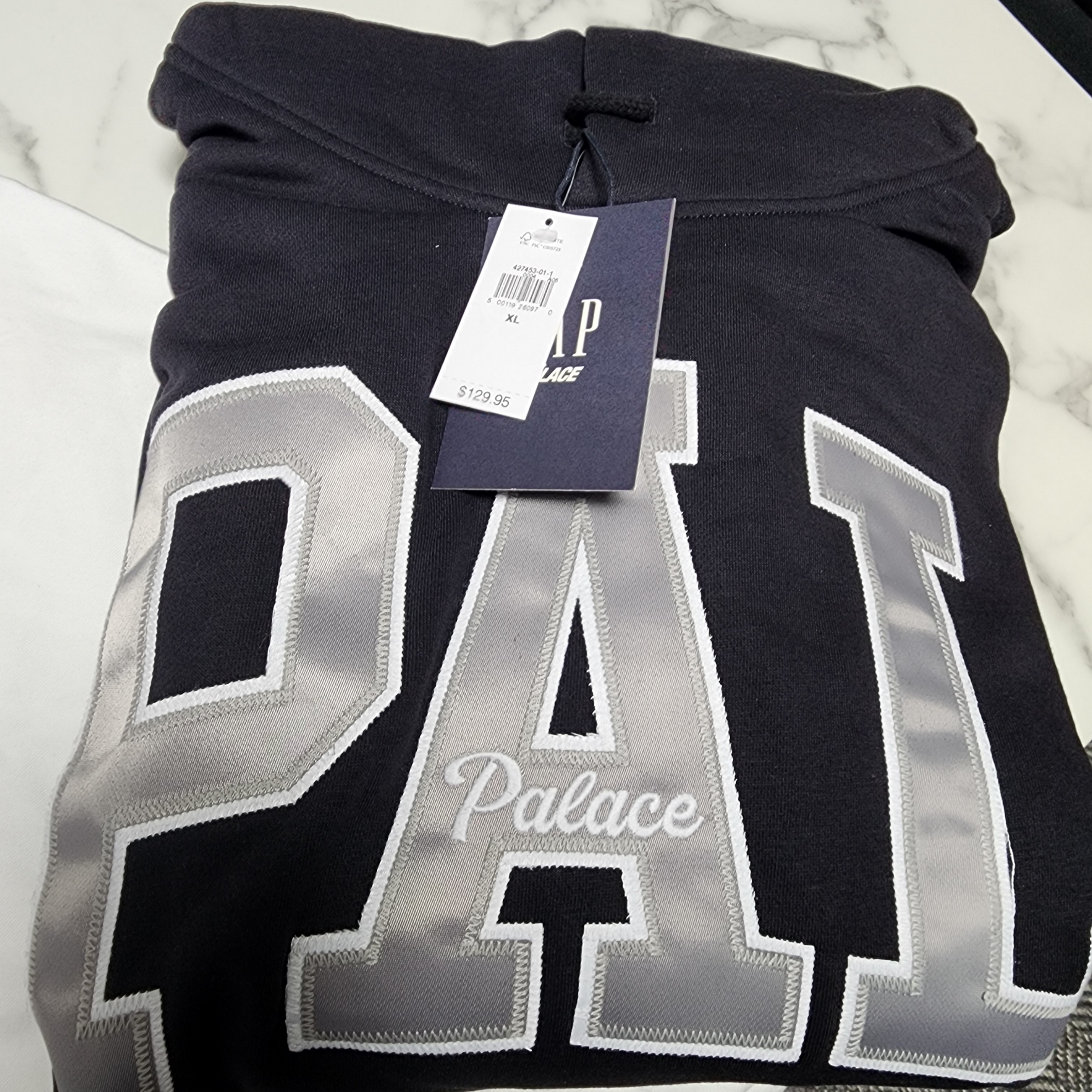 Palace x Gap Hood Black - 24SS, Palace x Gap Oxford Drop Shoulder White - 24SS 착용 스타일 - 2