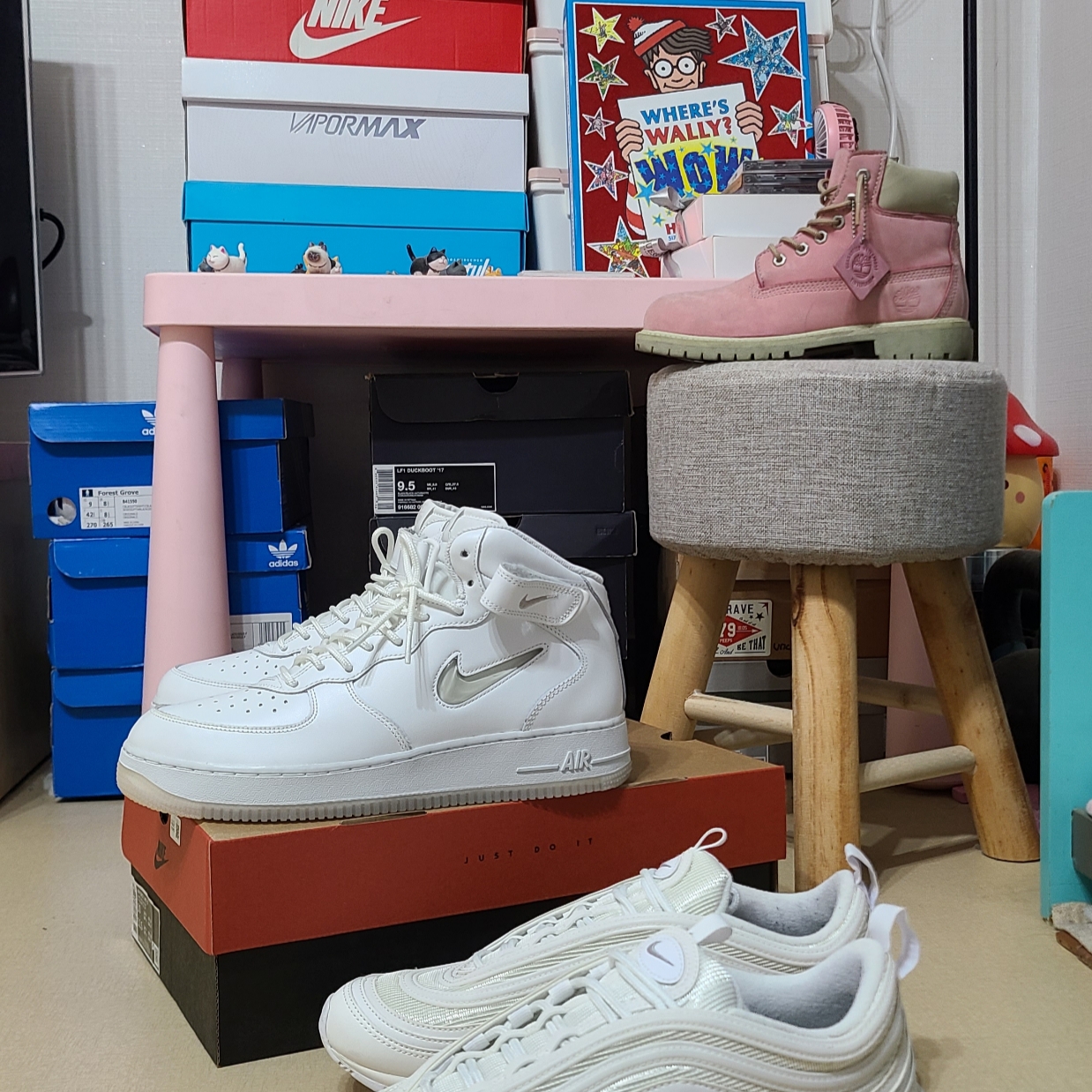 Nike Air Force 1 Mid '07 Color of the Month Summit White, Nike Air Max 97 Triple White Wolf Grey 착용 스타일