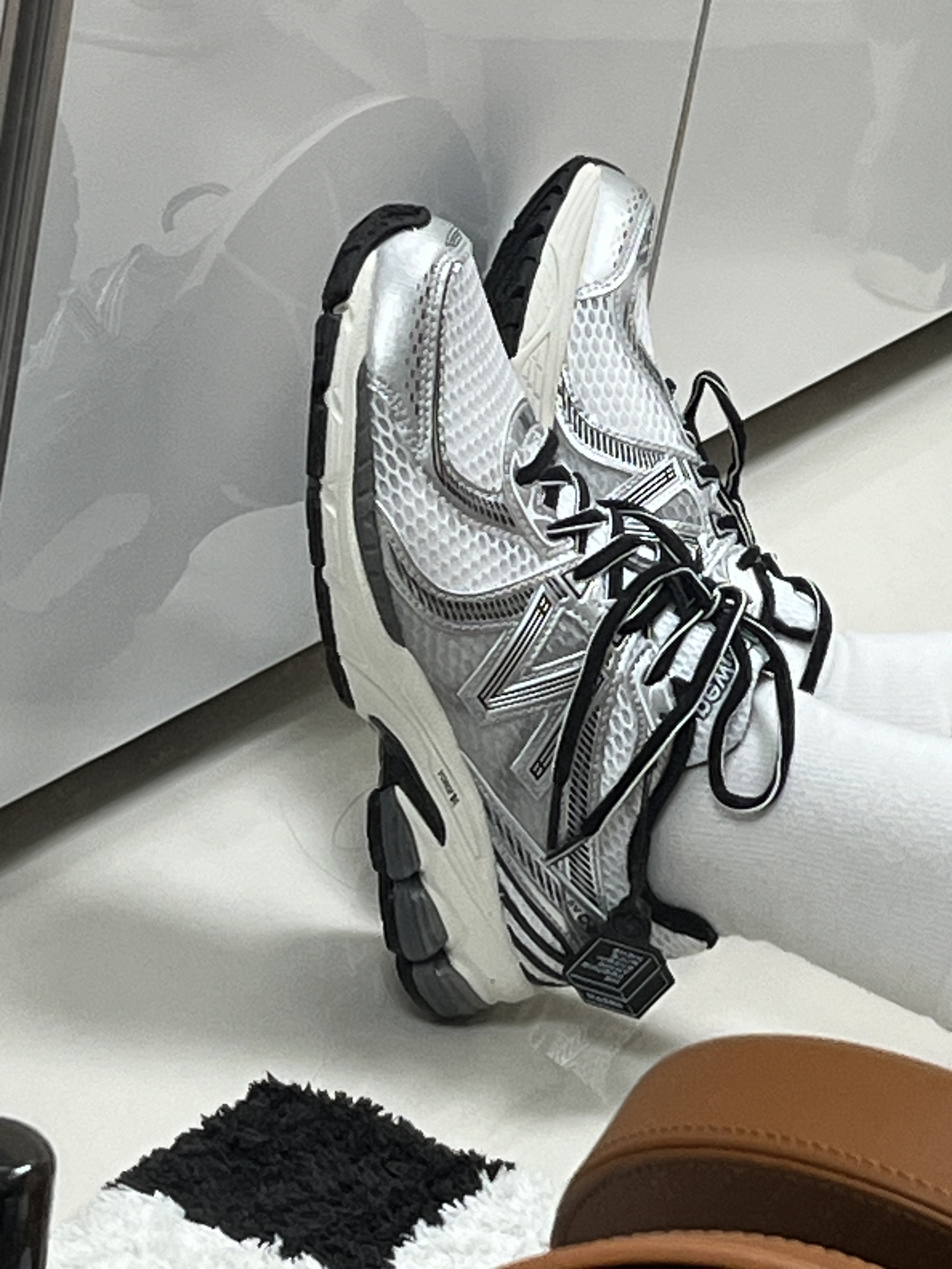 New Balance 860v2 Optic White 착용 스타일 - 3