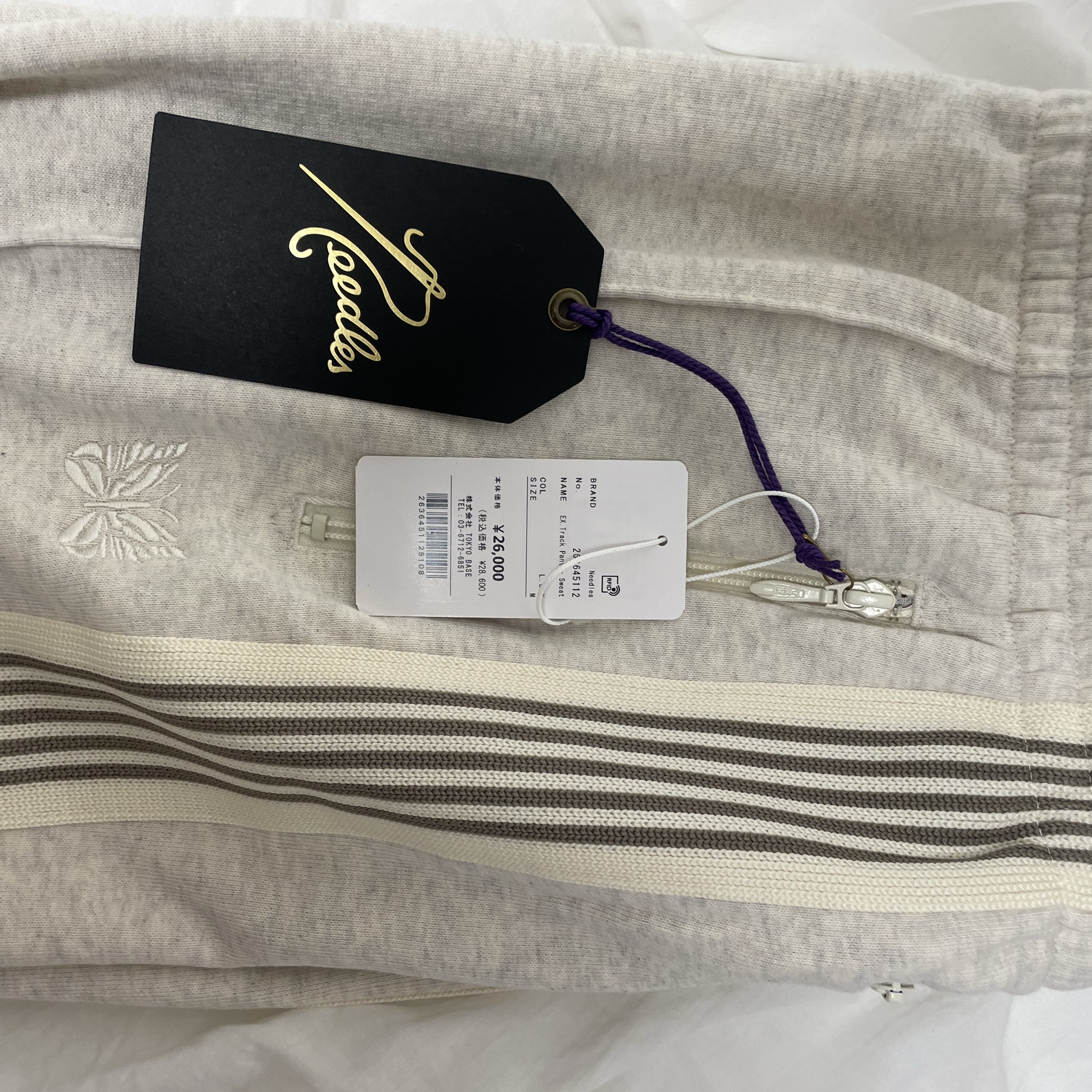 Needles x The Tokyo Track Pants Sweat Light Grey 착용 스타일