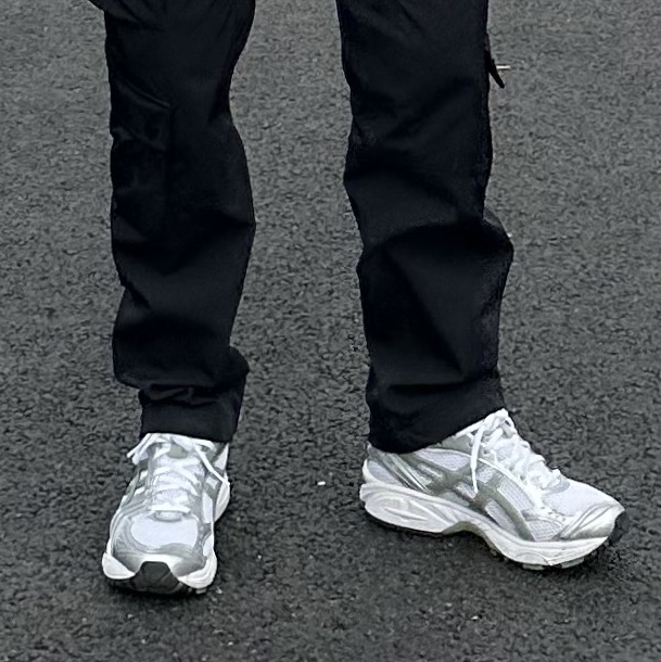 Mackage Dixon 2-In-1 Nordic Tech Down Bomber with Silver Fox Fur Black Silver, Asics Gel-Kayano 14 White Slate Grey 착용 스타일 - 2