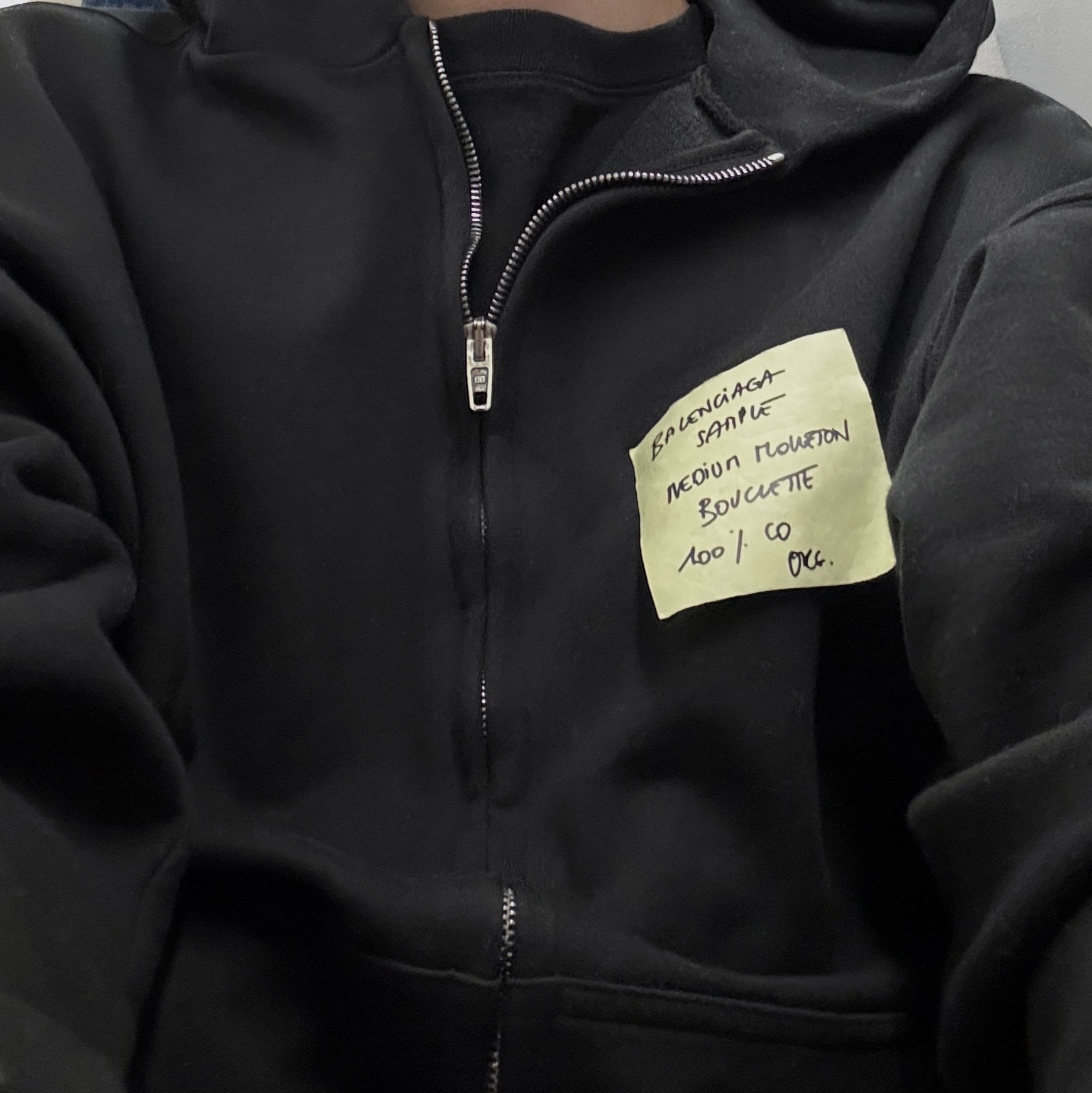 Balenciaga Sticky Note Zip-Up Hoodie Medium Fit Black Faded 착용 스타일