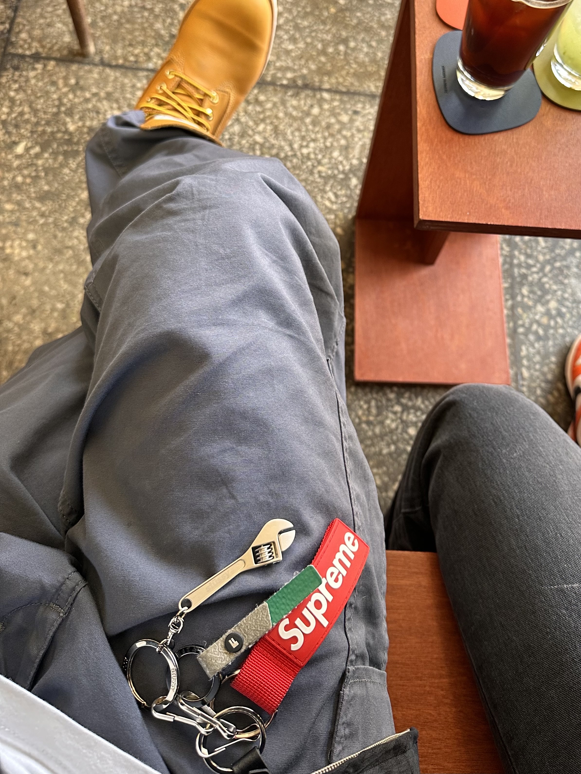 Supreme Webbing Keychain Red - 20FW, Stussy Mini Wrench Keychain Silver 착용 스타일
