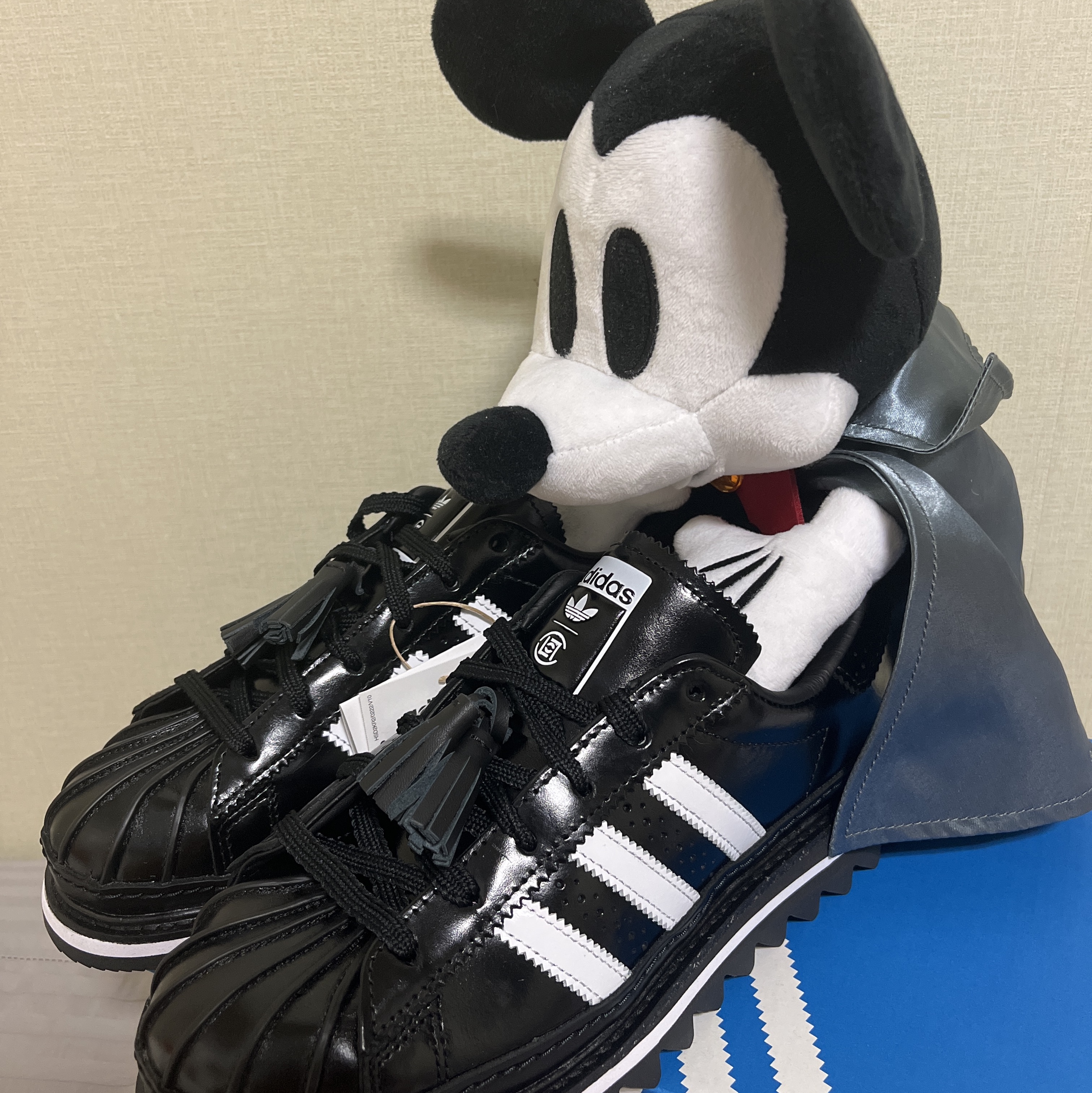 Adidas x Clot Superstar Core Black Cloud White 착용 스타일 - 1