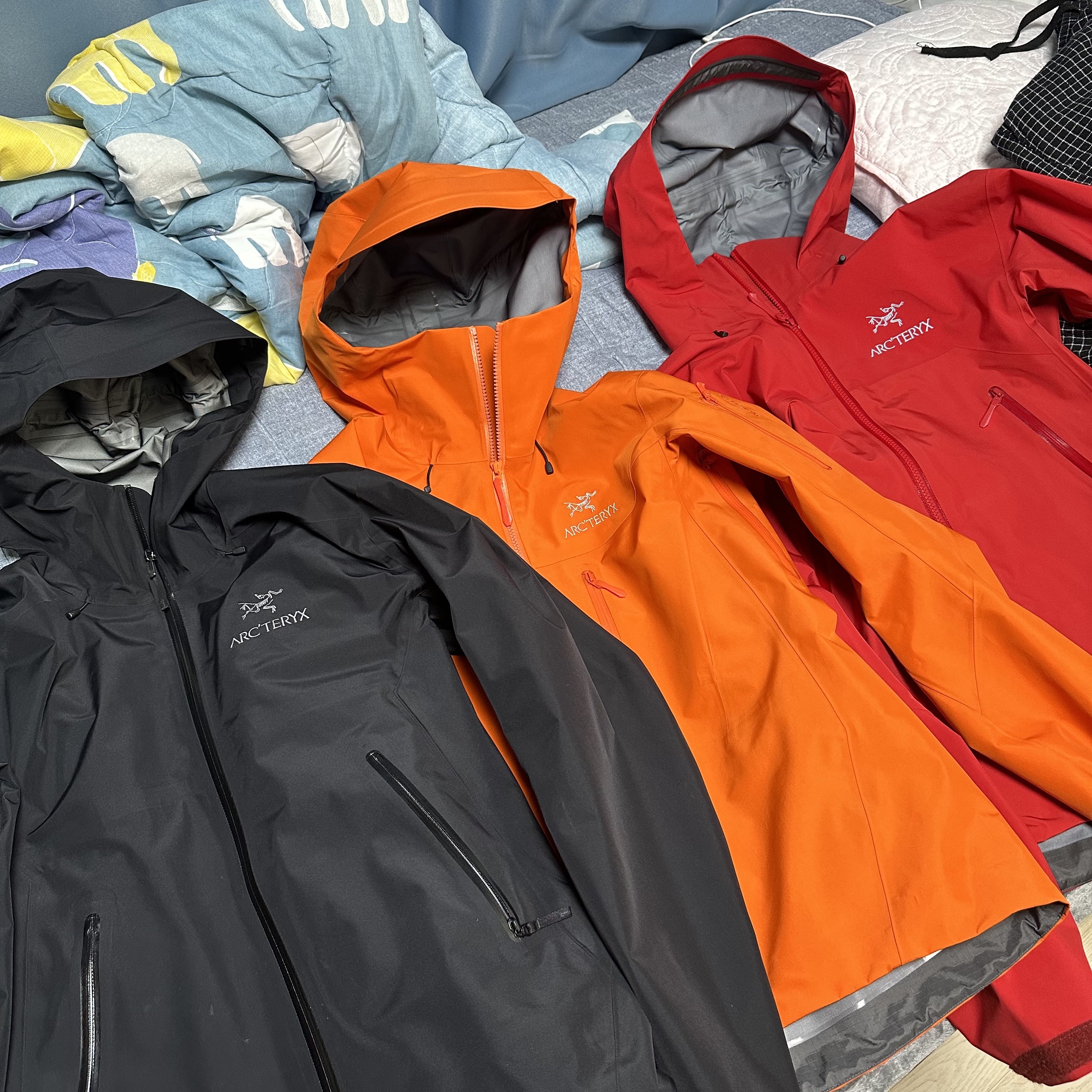 Arc'teryx Beta LT Jacket Black, Arc'teryx Alpha SV Jacket Dynasty 착용 스타일
