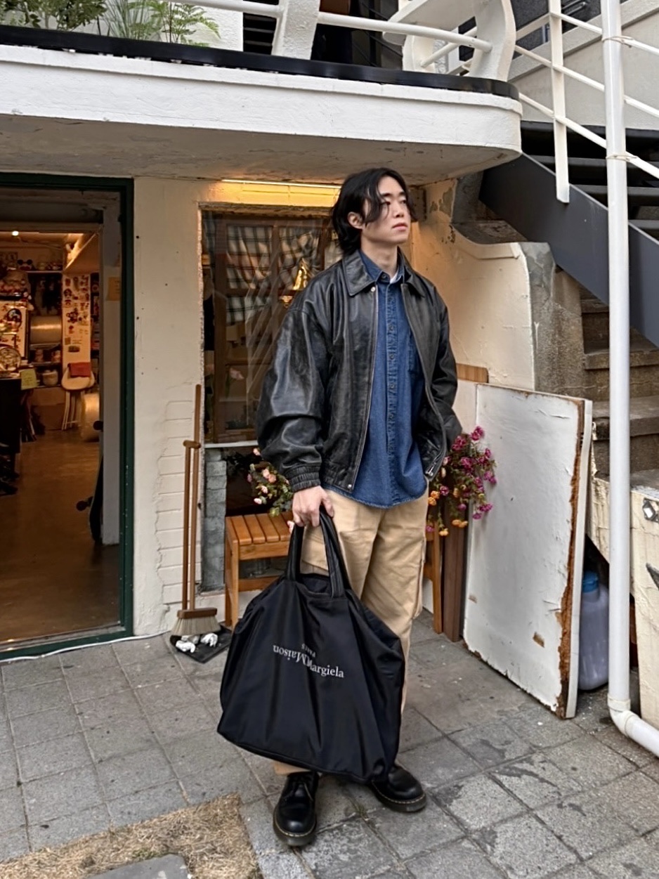 [KREAM 단독] STU Overfit Leather Jacket Black, Dr. Martens 1461 Smooth Black 착용 스타일 - 1