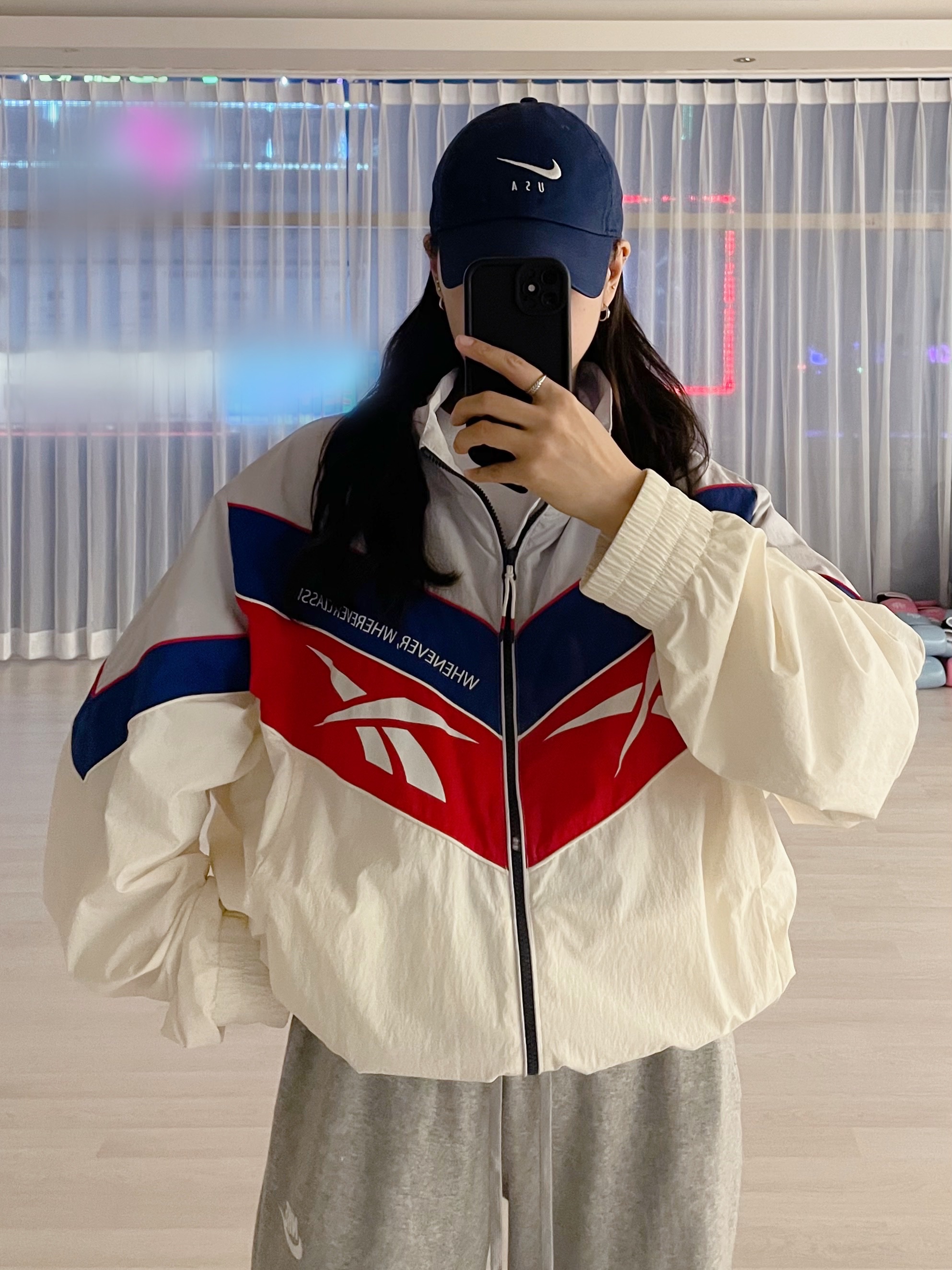 Reebok Twin Vector Windbreaker Off White, (W) Nike Club Fleece Pants Grey - US/EU 착용 스타일 - 1