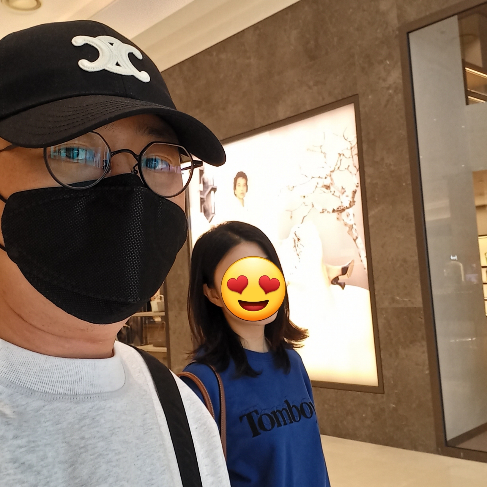(W) Celine Triomphe Baseball Cap in Cotton Black, Wooyoungmi Cotton Back Logo Sweatshirt Gray - 24SS 착용 스타일 - 1