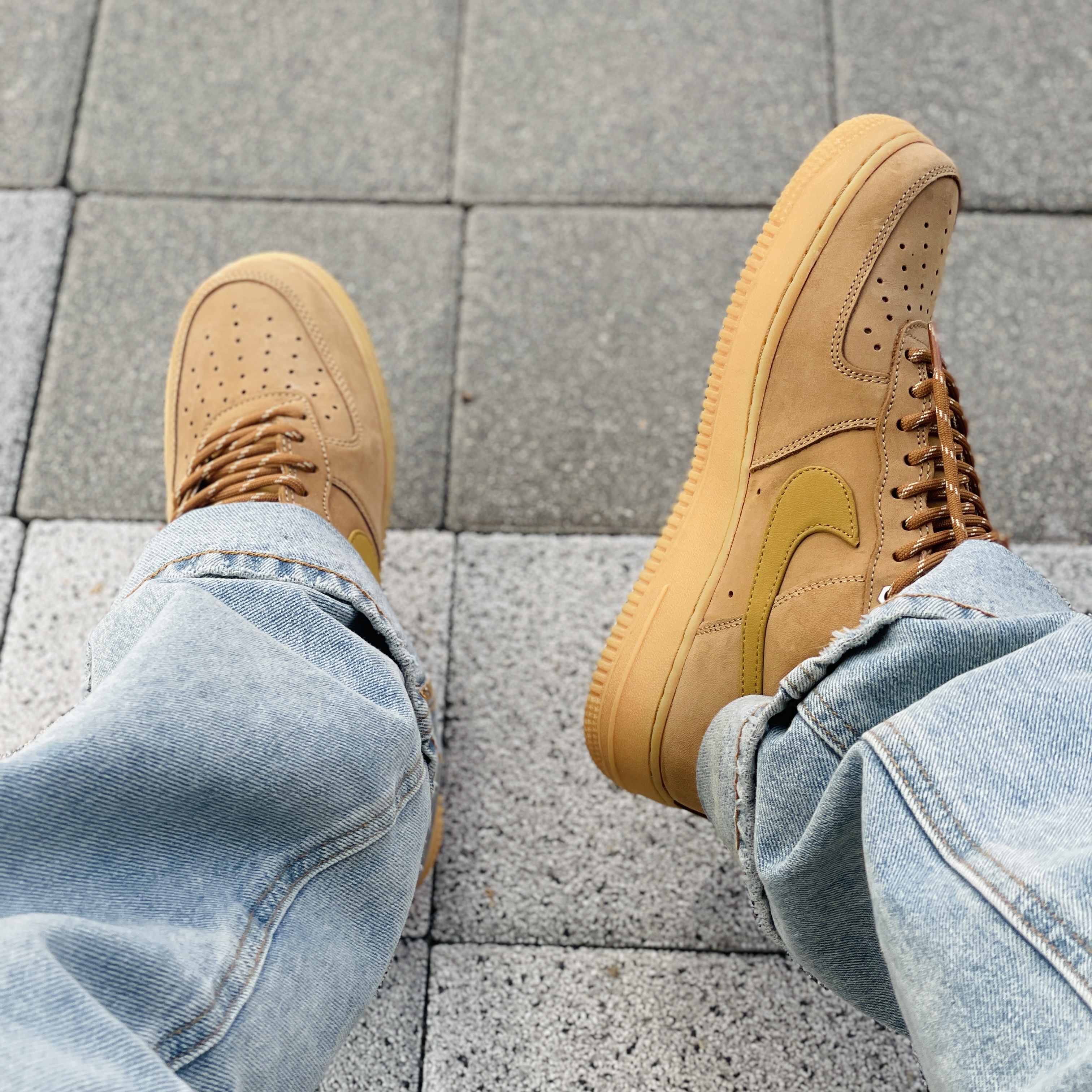 Nike Air Force 1 '07 WB Flax 착용 스타일 - 2