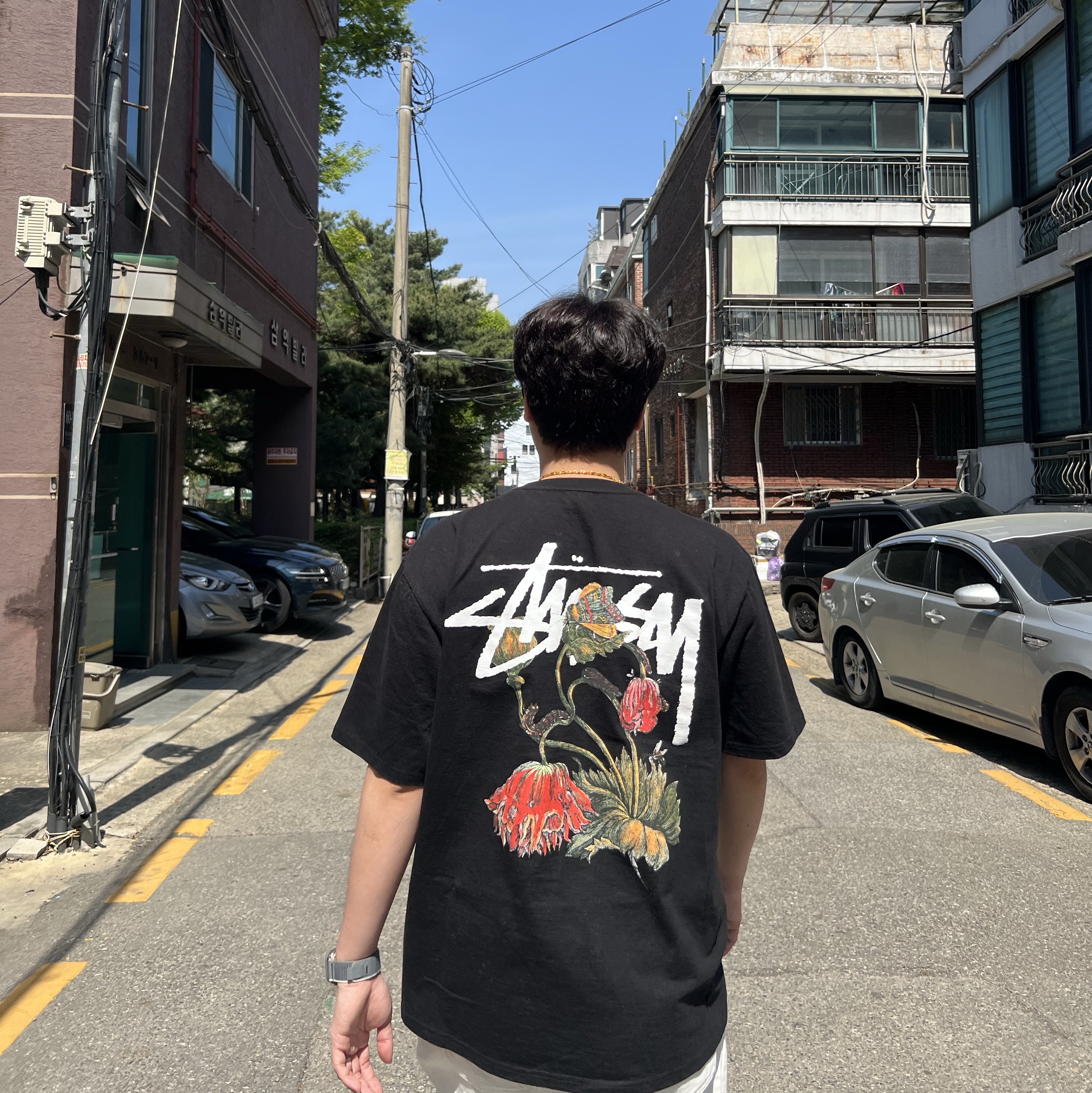 Stussy Withered Flower T-Shirt Black, Nike Dunk Low SE Dusty Olive 착용 스타일 - 2