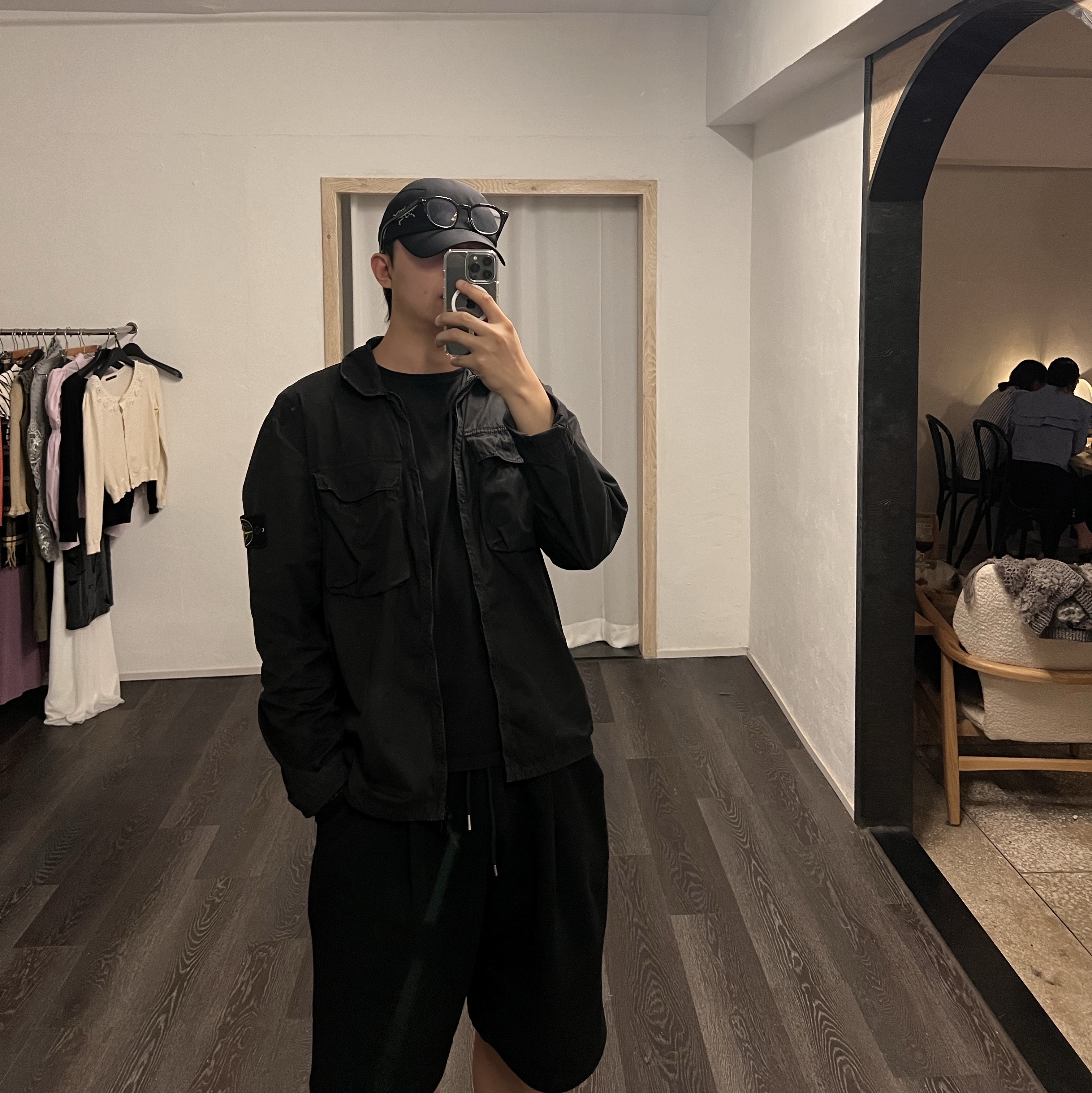 Arc'teryx Calvus Cap Black, Stone Island 114WN T.CO+OLD Overshirt Black - 22SS 착용 스타일