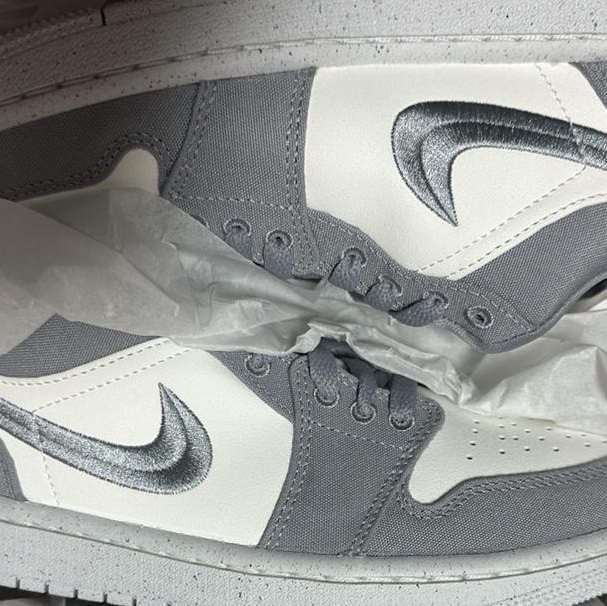 (W) Jordan 1 Low SE Light Steel Grey 착용 스타일