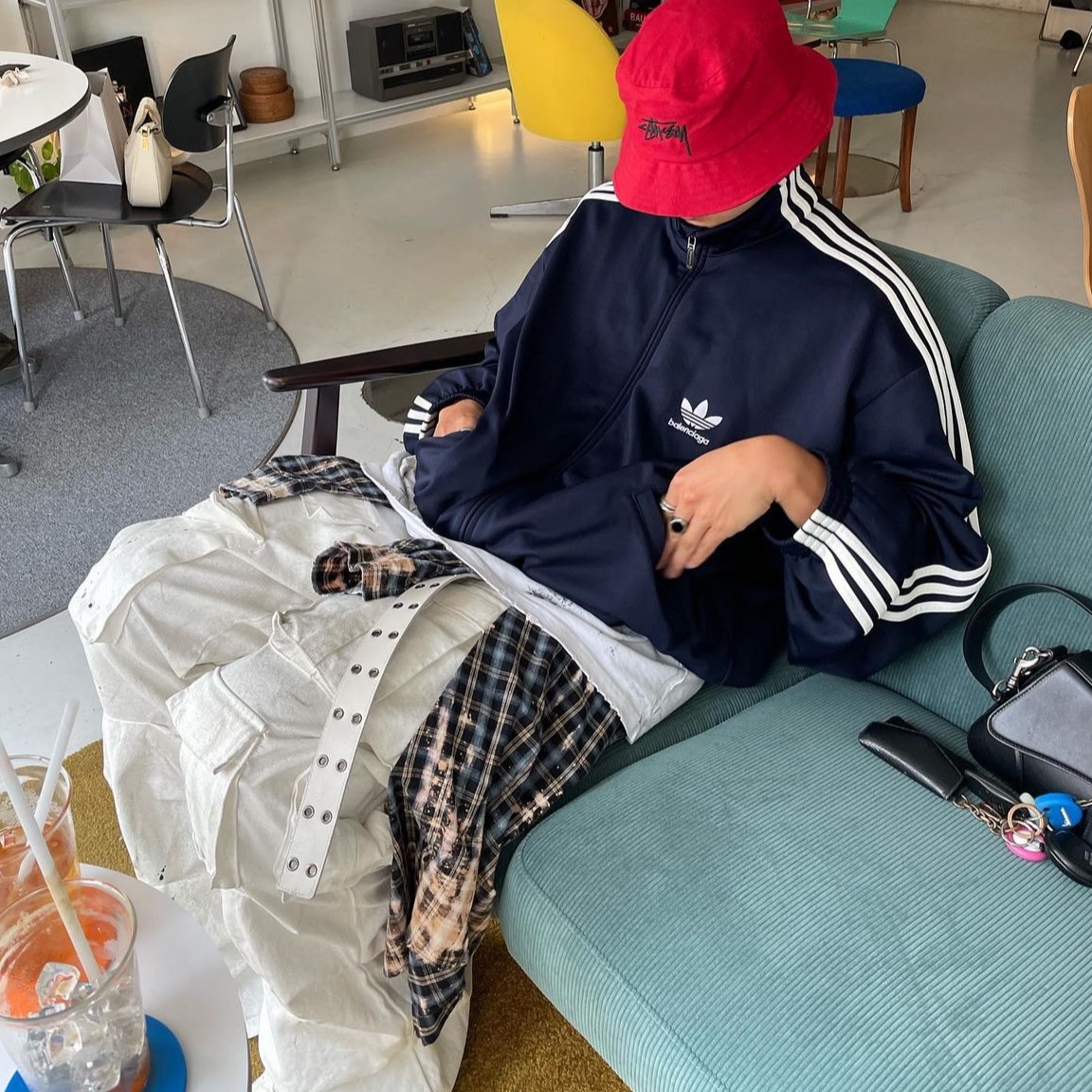 Stussy Big Stock Bucket Hat Deep Red, Adidas Adicolor Classic Firebird Track Top Night Indigo - KR Sizing 착용 스타일