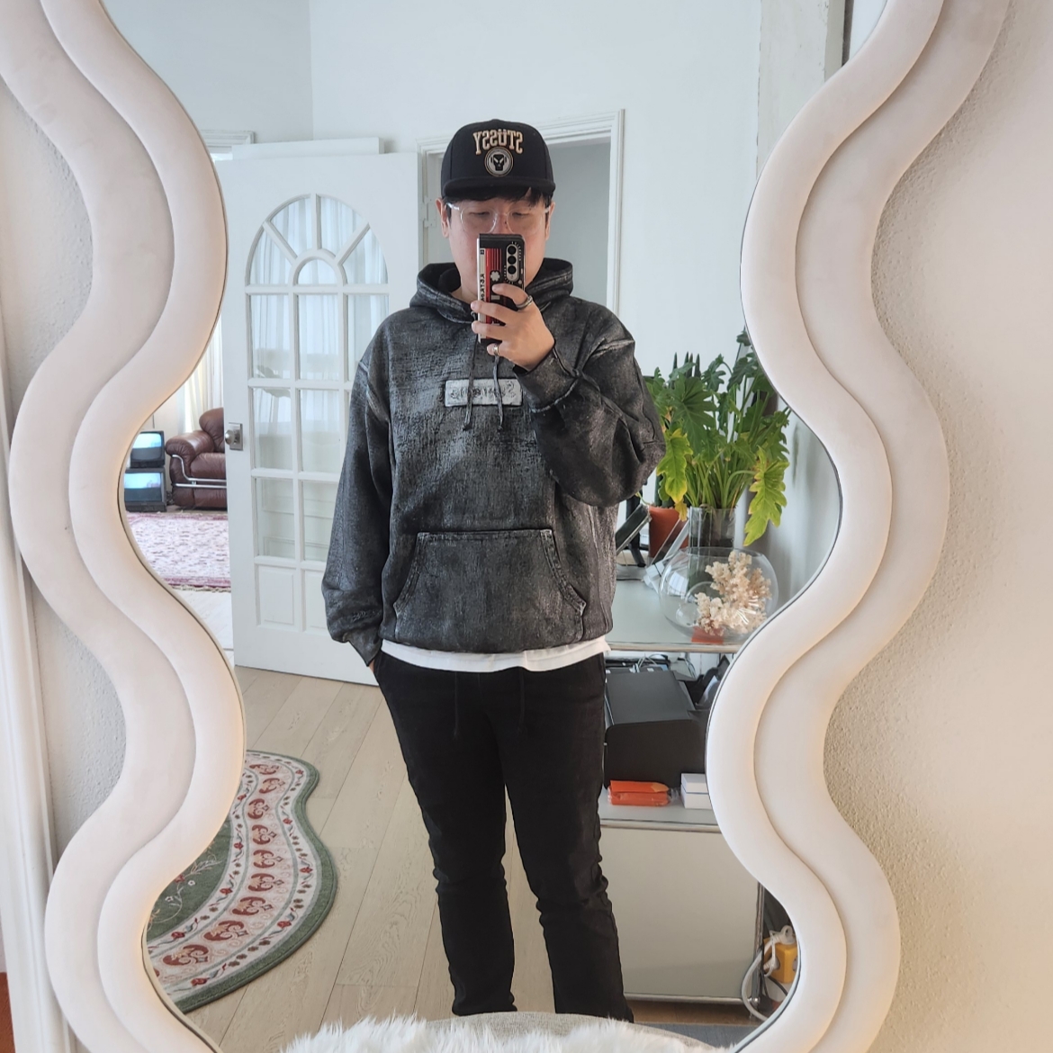 Supreme x MM6 Maison Margiela Foil Box Logo Hooded Sweatshirt Black - 24SS, Stussy x Goldie Metalheadz 30 Snapback Black 착용 스타일