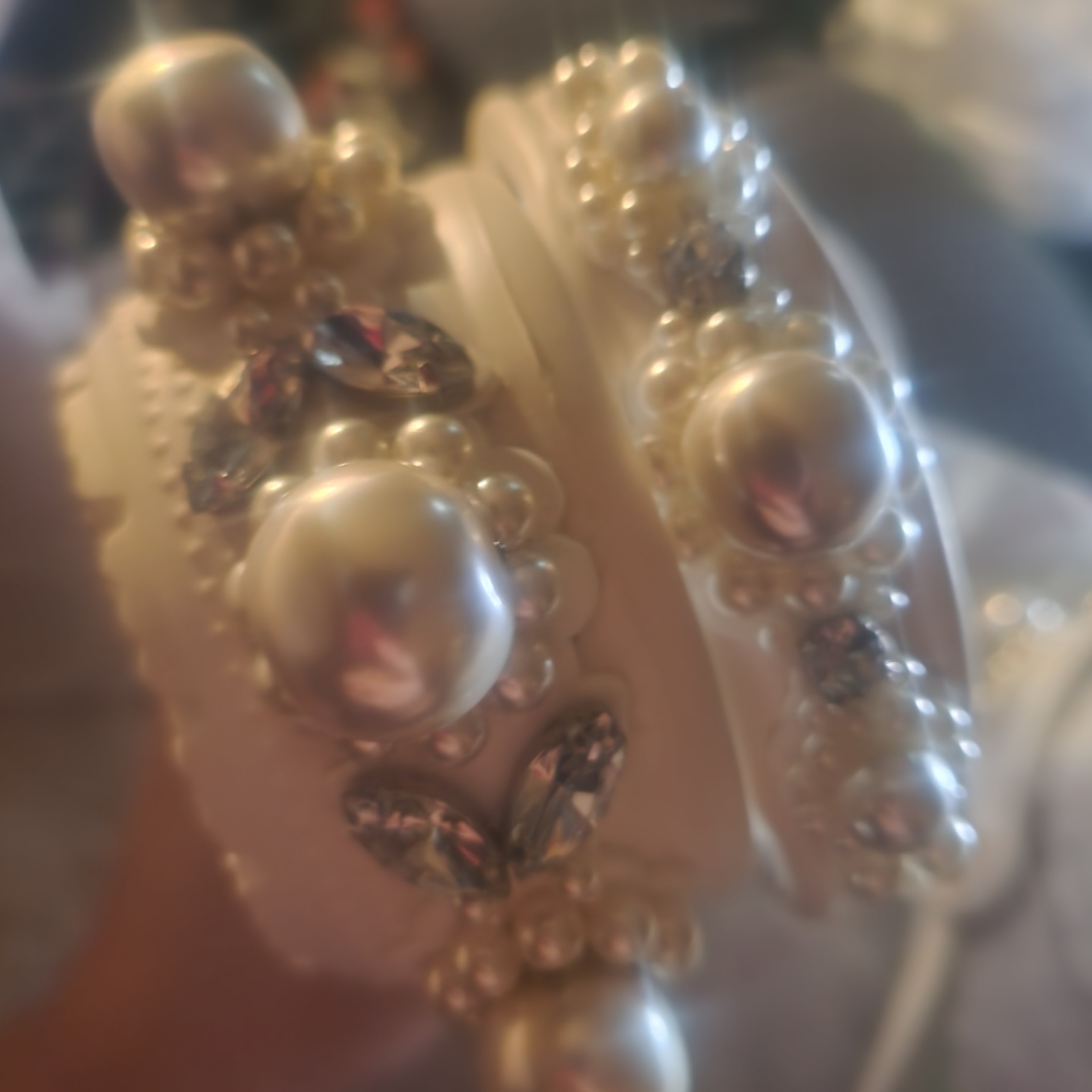 (W) Crocs x Simone Rocha Classic Clog Translucent 착용 스타일 - 2