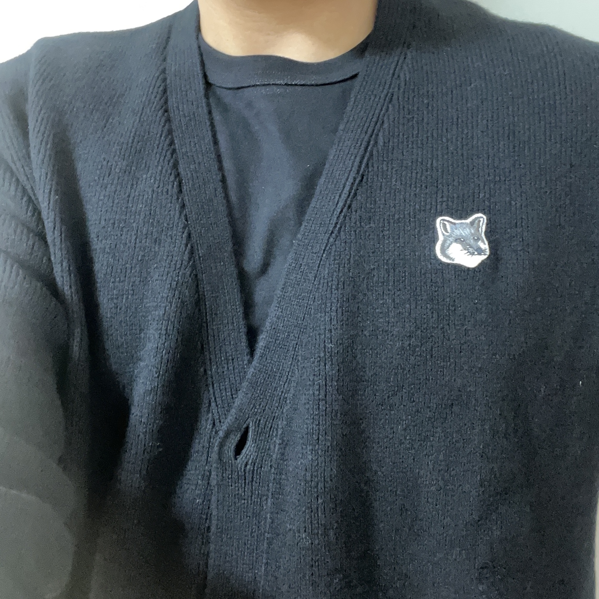 Maison Kitsune Grey Fox Head Patch Relaxed Cardigan Black 착용 스타일