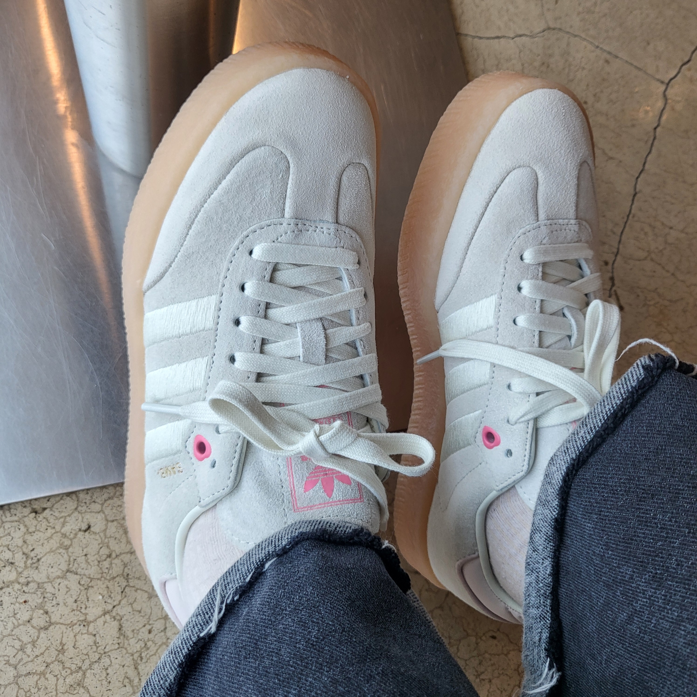 (W) Adidas Sambae Ivory Pink Fusion - Foot Locker Exclusive 착용 스타일