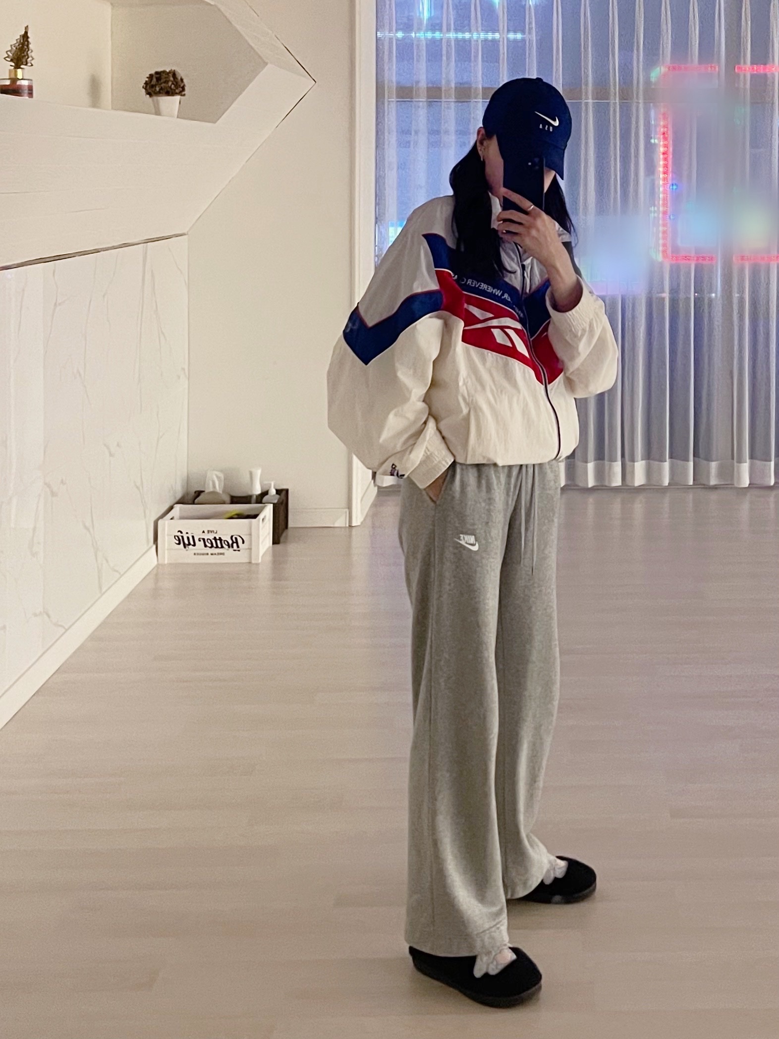 Reebok Twin Vector Windbreaker Off White, (W) Nike Club Fleece Pants Grey - US/EU 착용 스타일 - 3