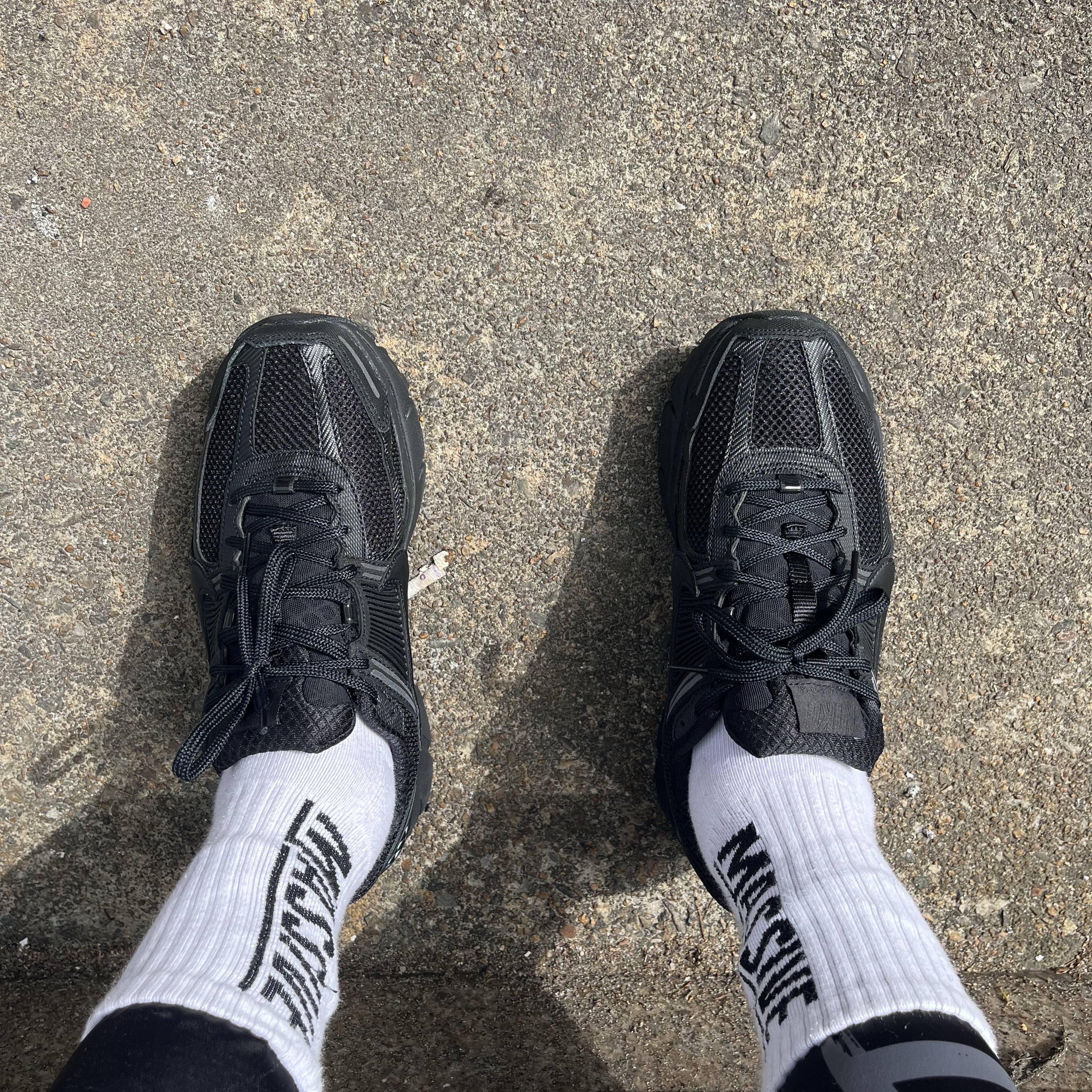 Nike Zoom Vomero 5 SP Black 착용 스타일