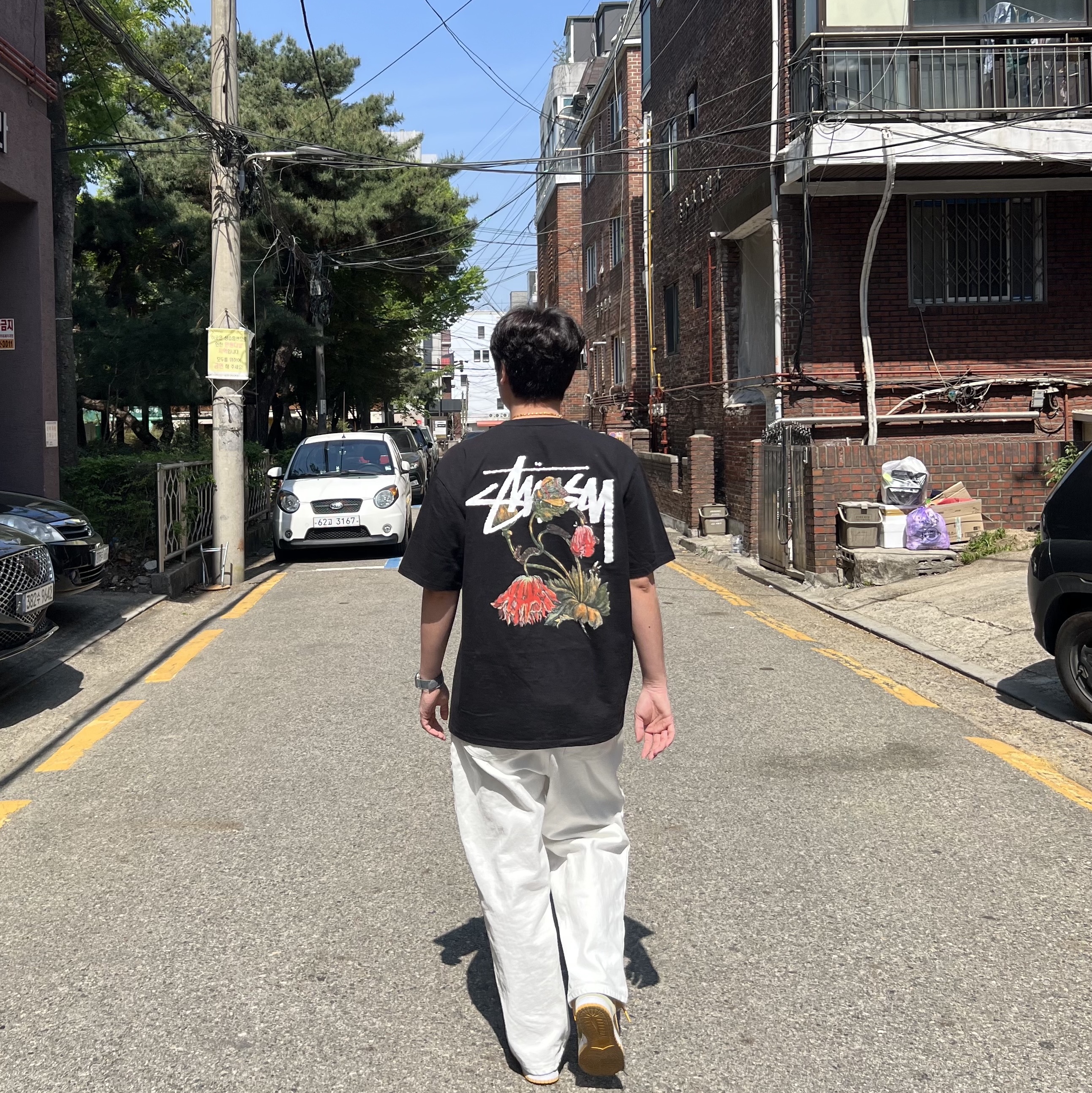 Stussy Withered Flower T-Shirt Black, Nike Dunk Low SE Dusty Olive 착용 스타일 - 1