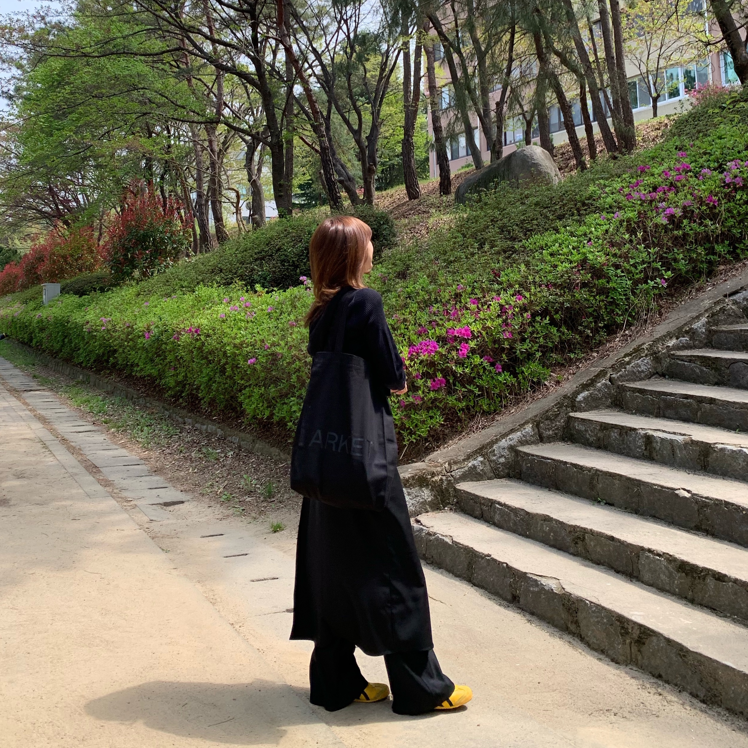 Onitsuka Tiger Mexico 66 Yellow Black, (W) Mischief Rhombus Knitted Hoodie Black 착용 스타일