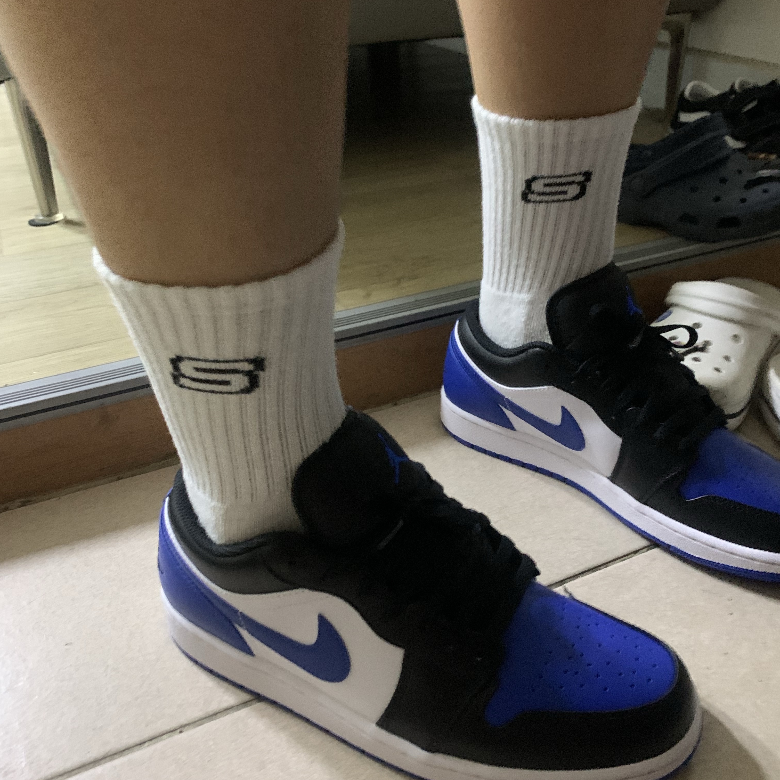Jordan 1 Low Alternate Royal Toe 착용 스타일