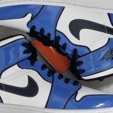 Jordan 1 Mid SE Signal Blue 착용 스타일