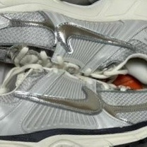 Nike Zoom Vomero 5 Photon Dust Gridiron 착용 스타일