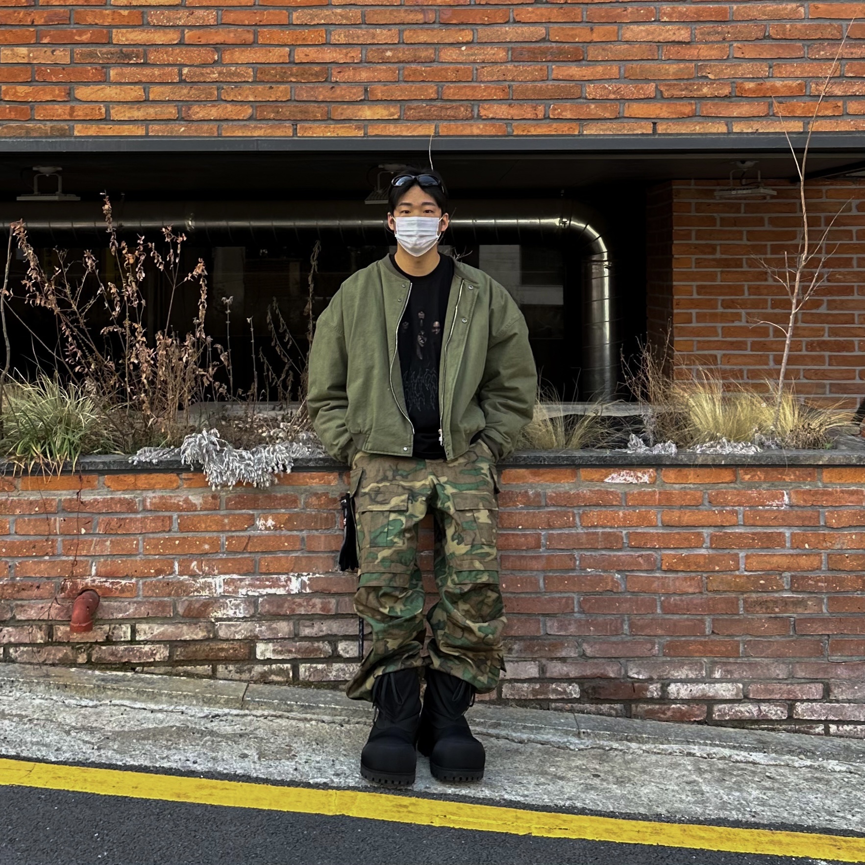 Farfromwhat Far Camo Cargo Pants Green, Balenciaga Skiwear Alaska Nylon Low Boot Black 착용 스타일 - 1
