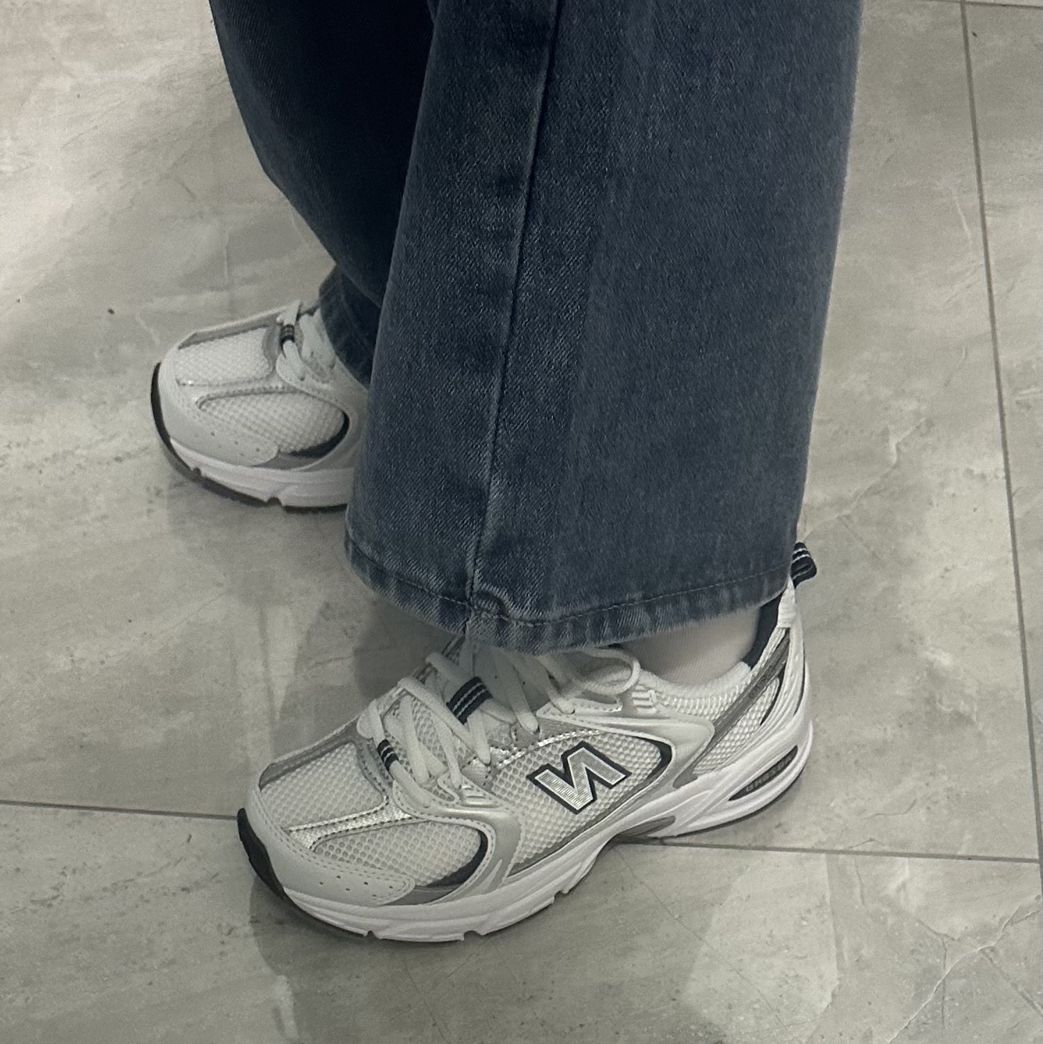 New Balance 530 White 착용 스타일