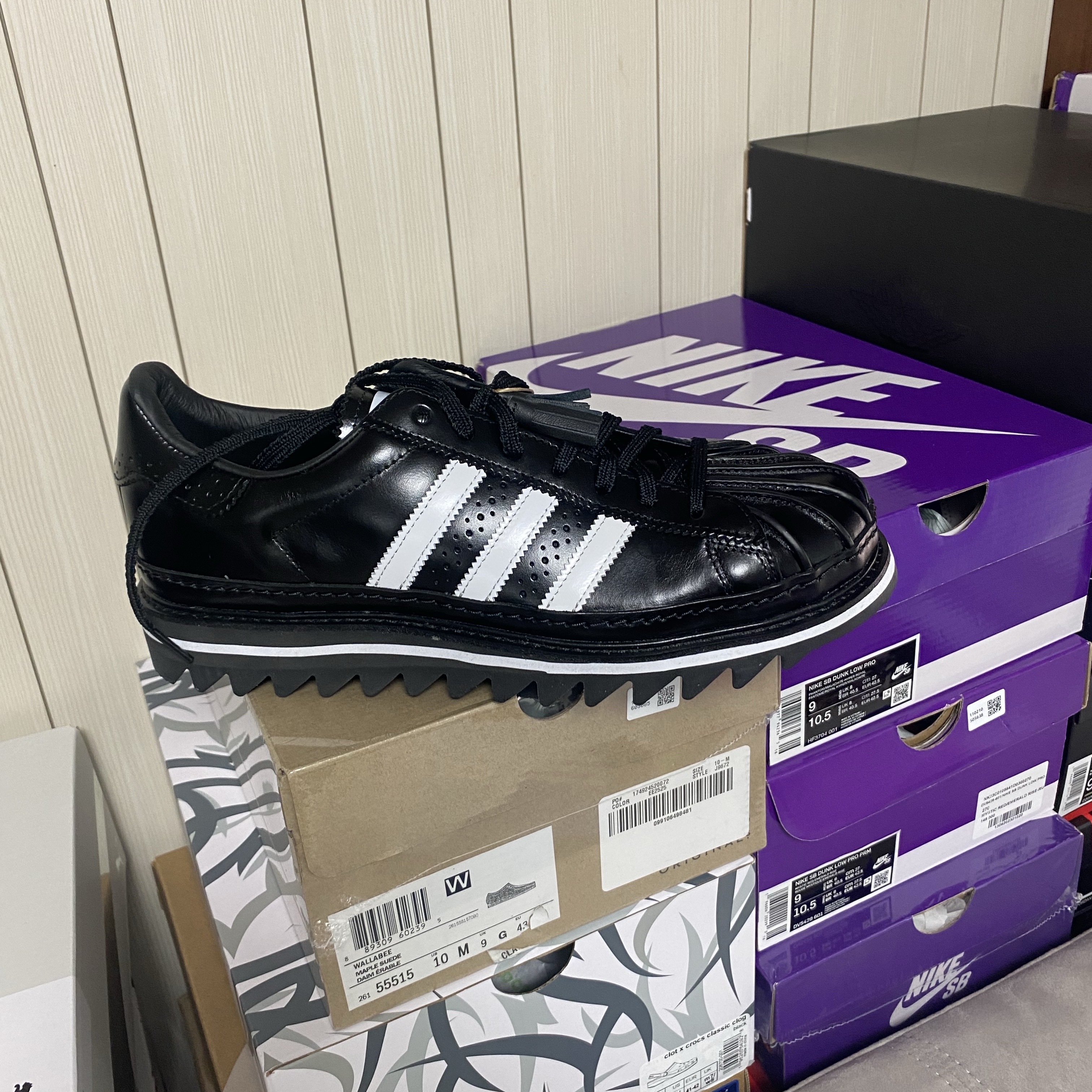 Adidas x Clot Superstar Core Black Cloud White 착용 스타일 - 3