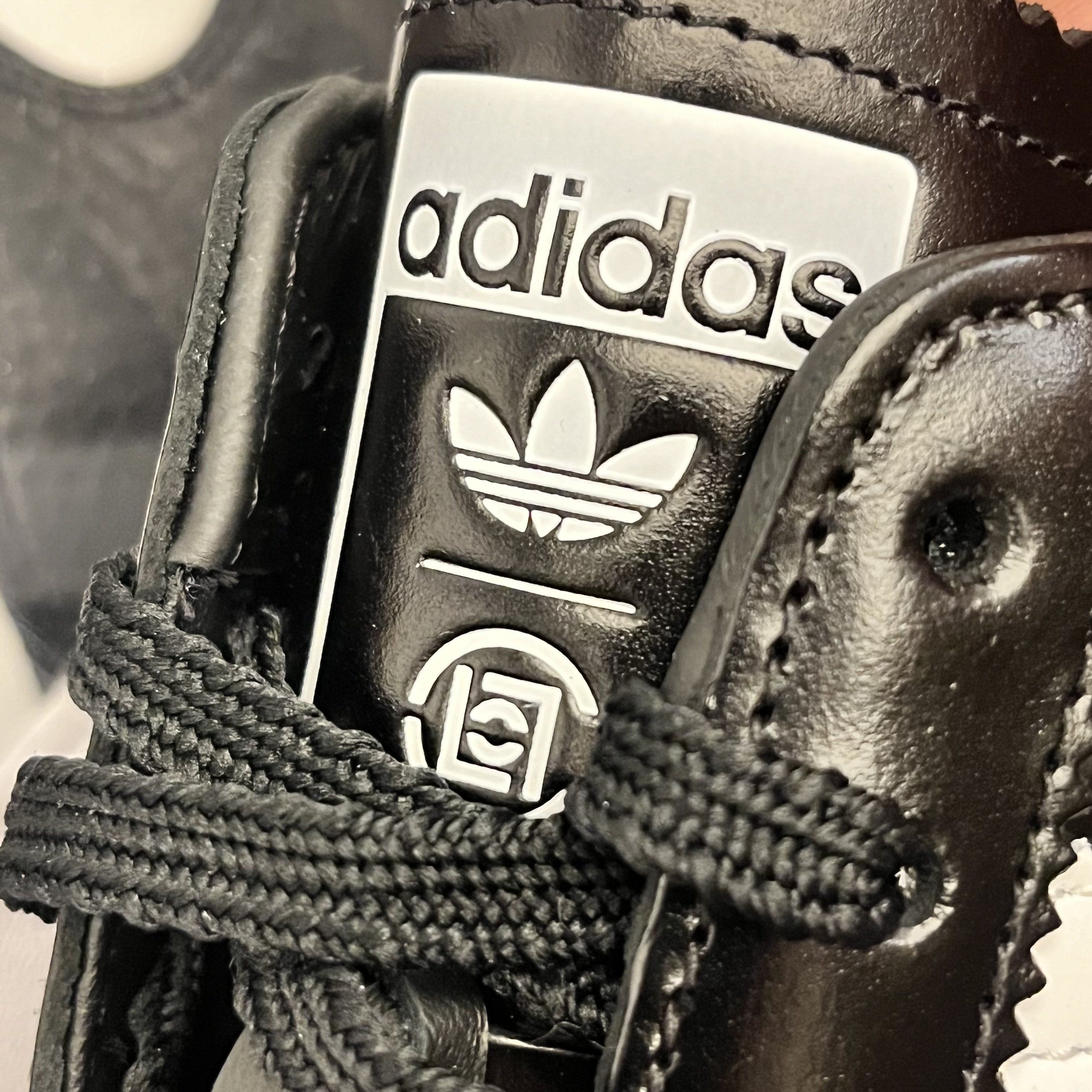 Adidas x Clot Superstar Core Black Cloud White 착용 스타일 - 1