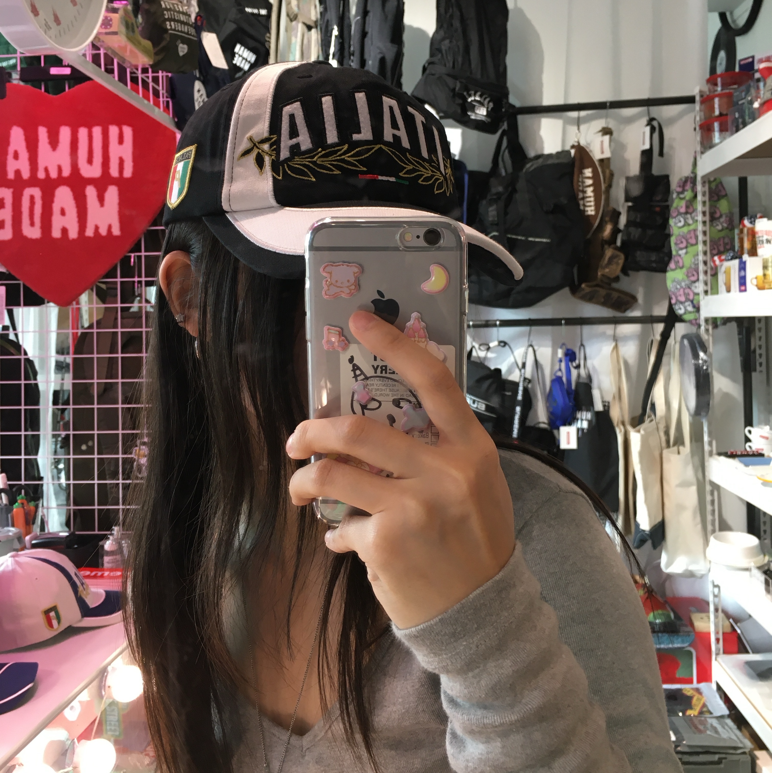 Palace Italia 6-Panel Black - 24SS 착용 스타일