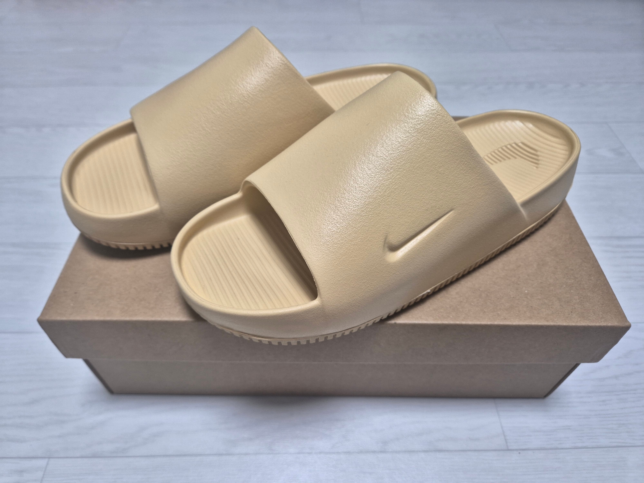 Nike Calm Slide Sesame 착용 스타일 - 1