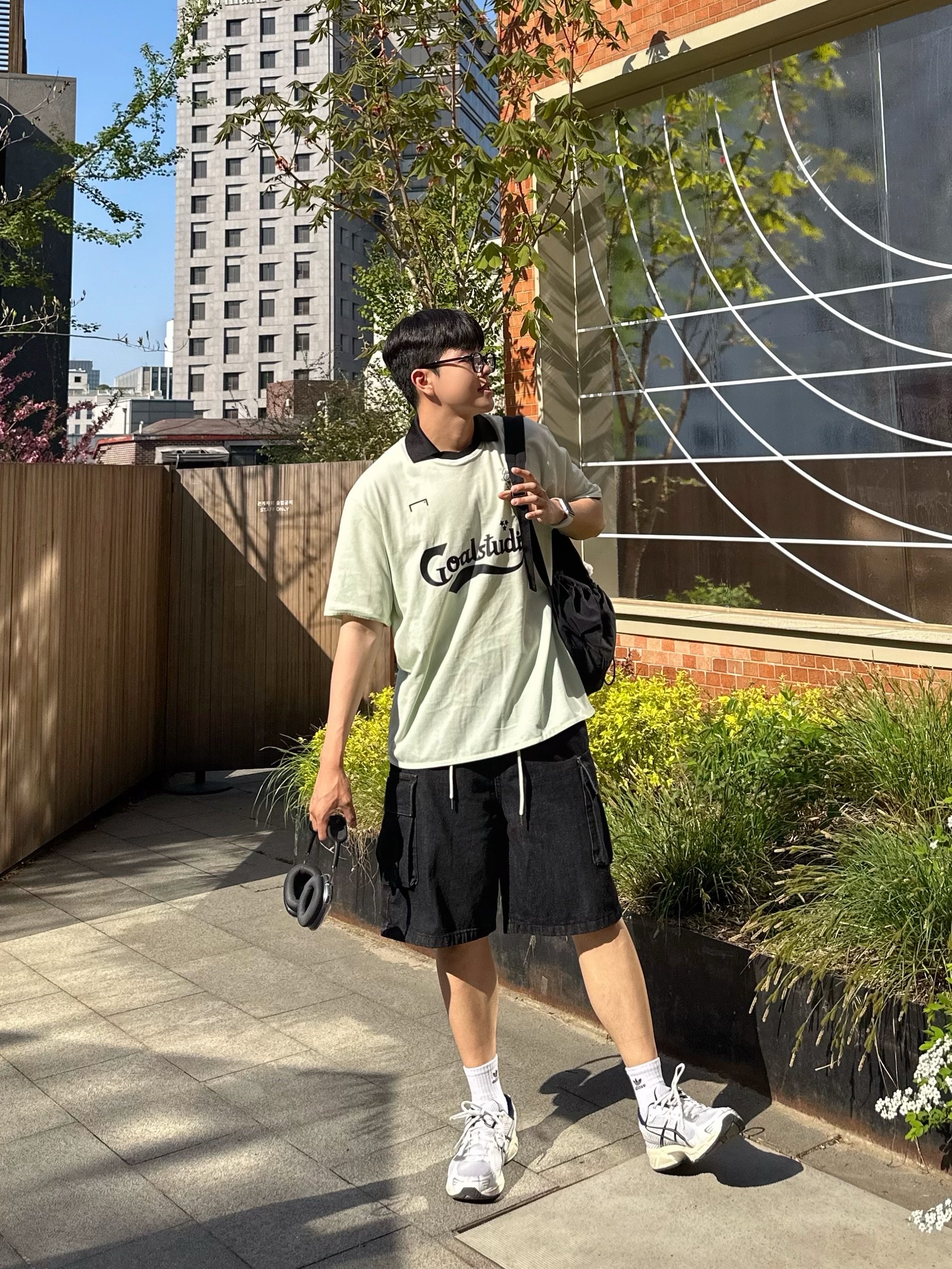 Apple AirPods Max Lightning Silver (Korean Ver.), (W) Asics Gel-Kayano 14 White Midnight 착용 스타일 - 6