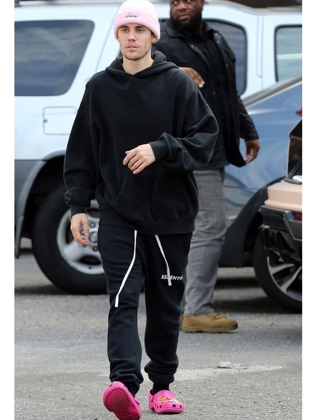 Crocs x Justin Bieber x Drew Classic Clog Canary, Crocs Classic Clog White 착용 스타일 - 6