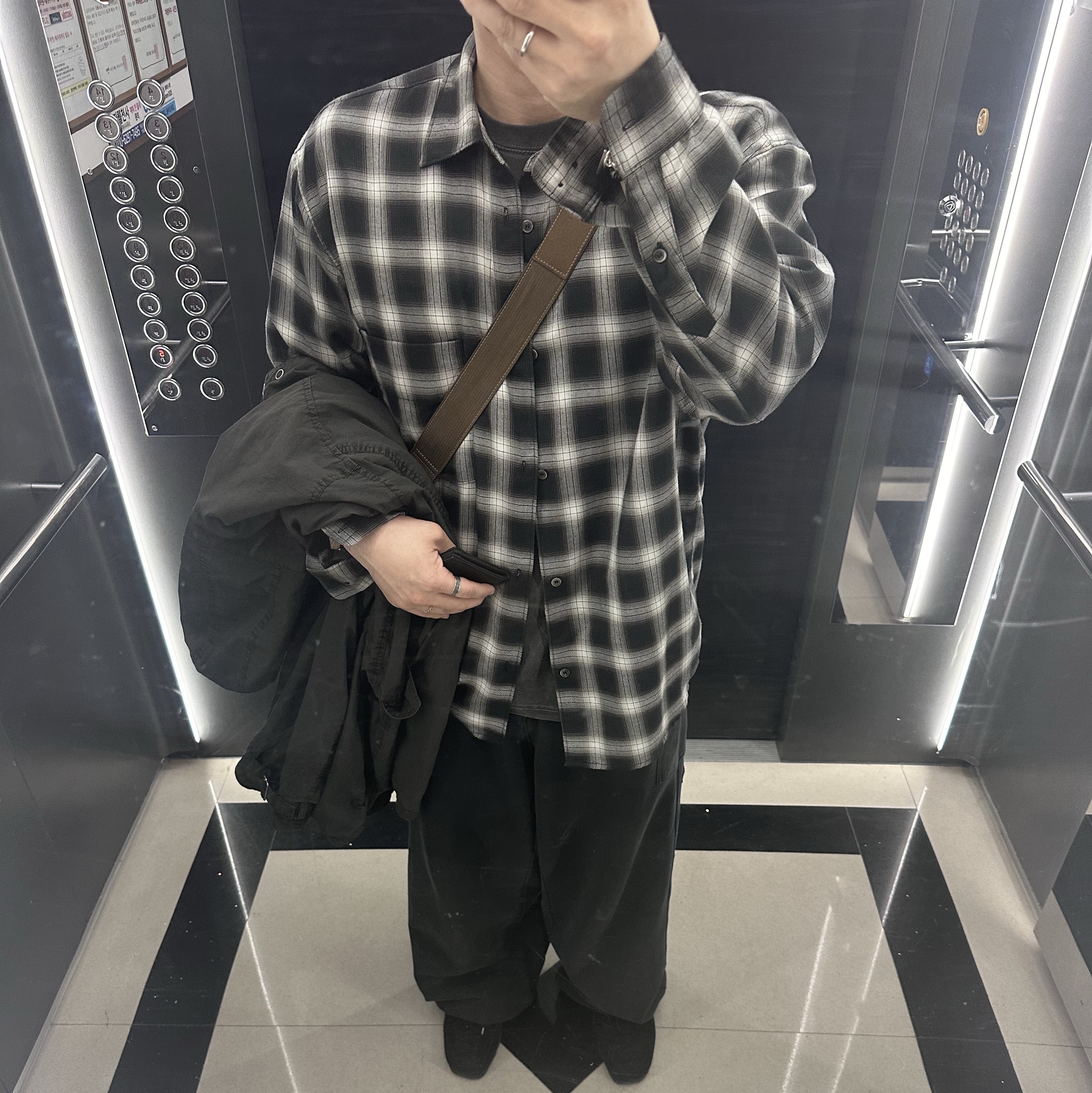 Polyteru 1011 Side Cargo Sweatpants Washed Green - 24SS, [프리오더] Polyteru Wallabee Shoes Woven Black 착용 스타일