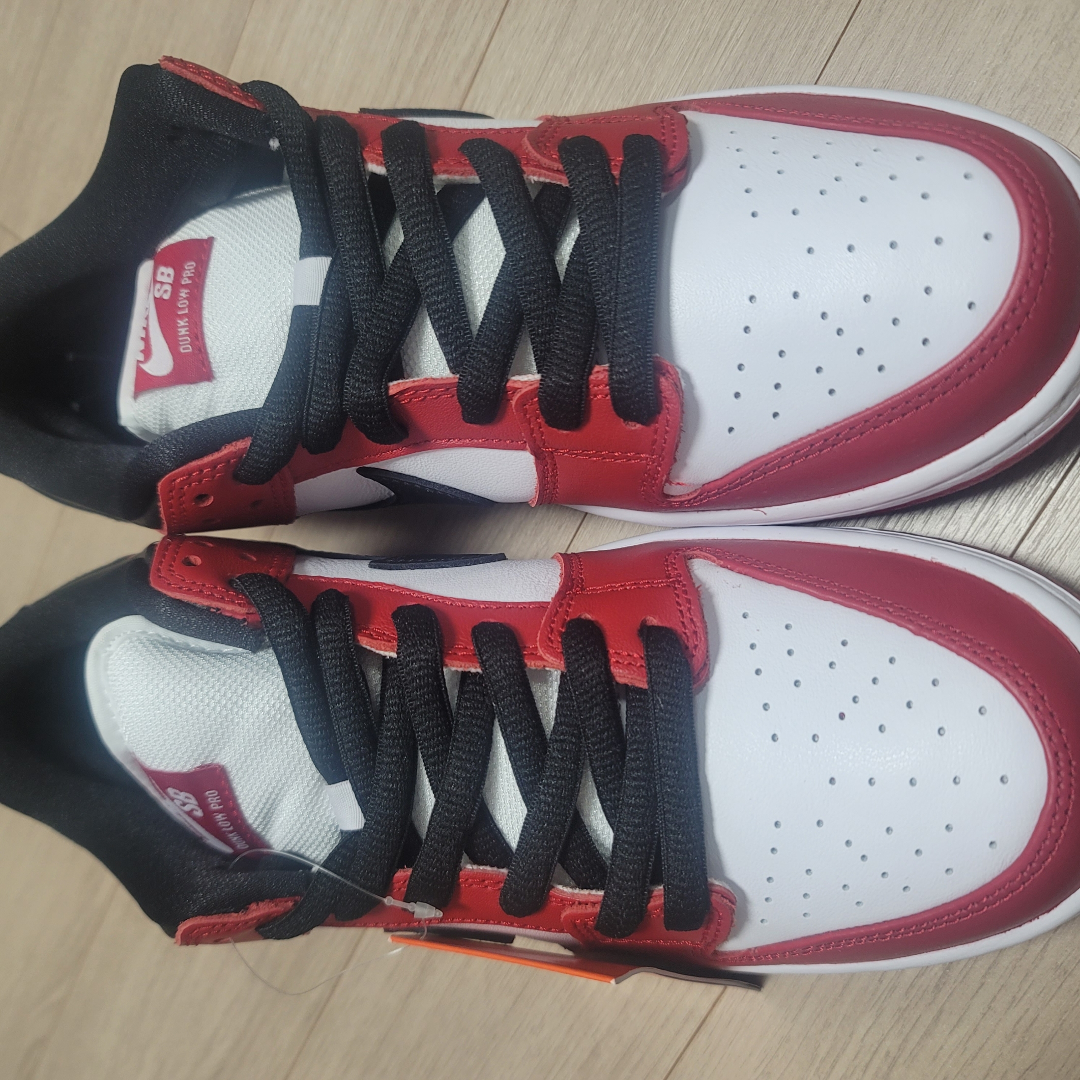 Nike SB Dunk Low Pro Chicago 착용 스타일 - 2
