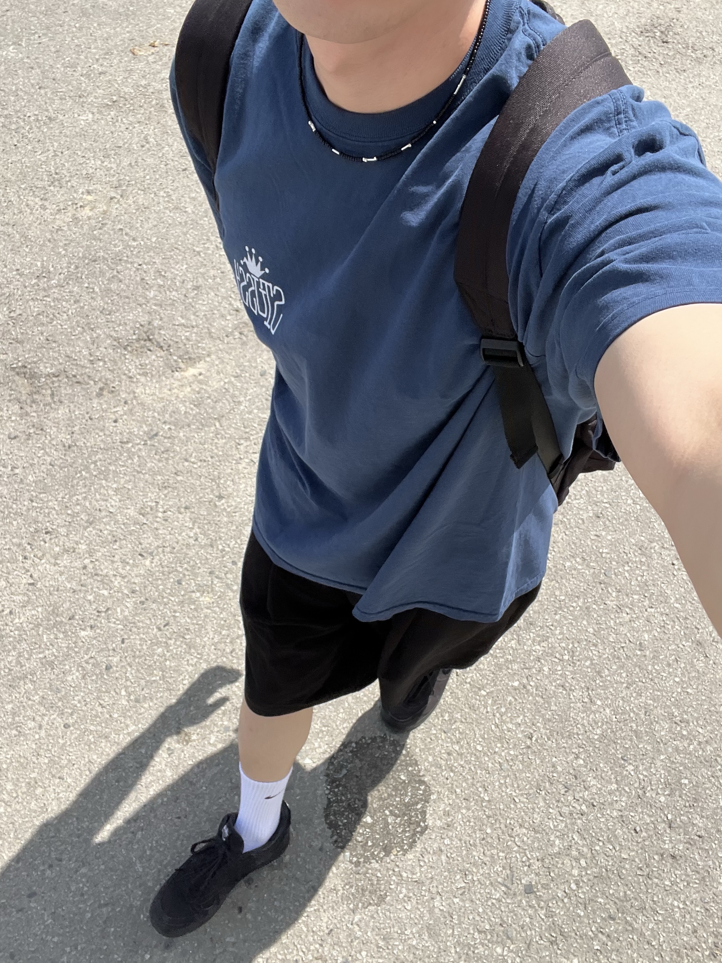 Stussy Crown International Pigment Dyed T-Shirt Navy, Nike x Stussy Air Force 1 Low Triple Black 착용 스타일