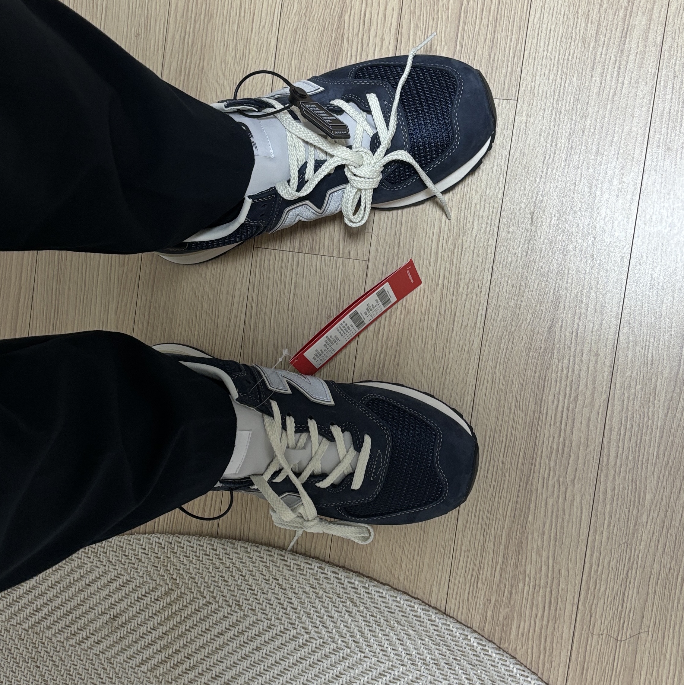 New Balance x Pottery 574 Premium Hard Navy 착용 스타일