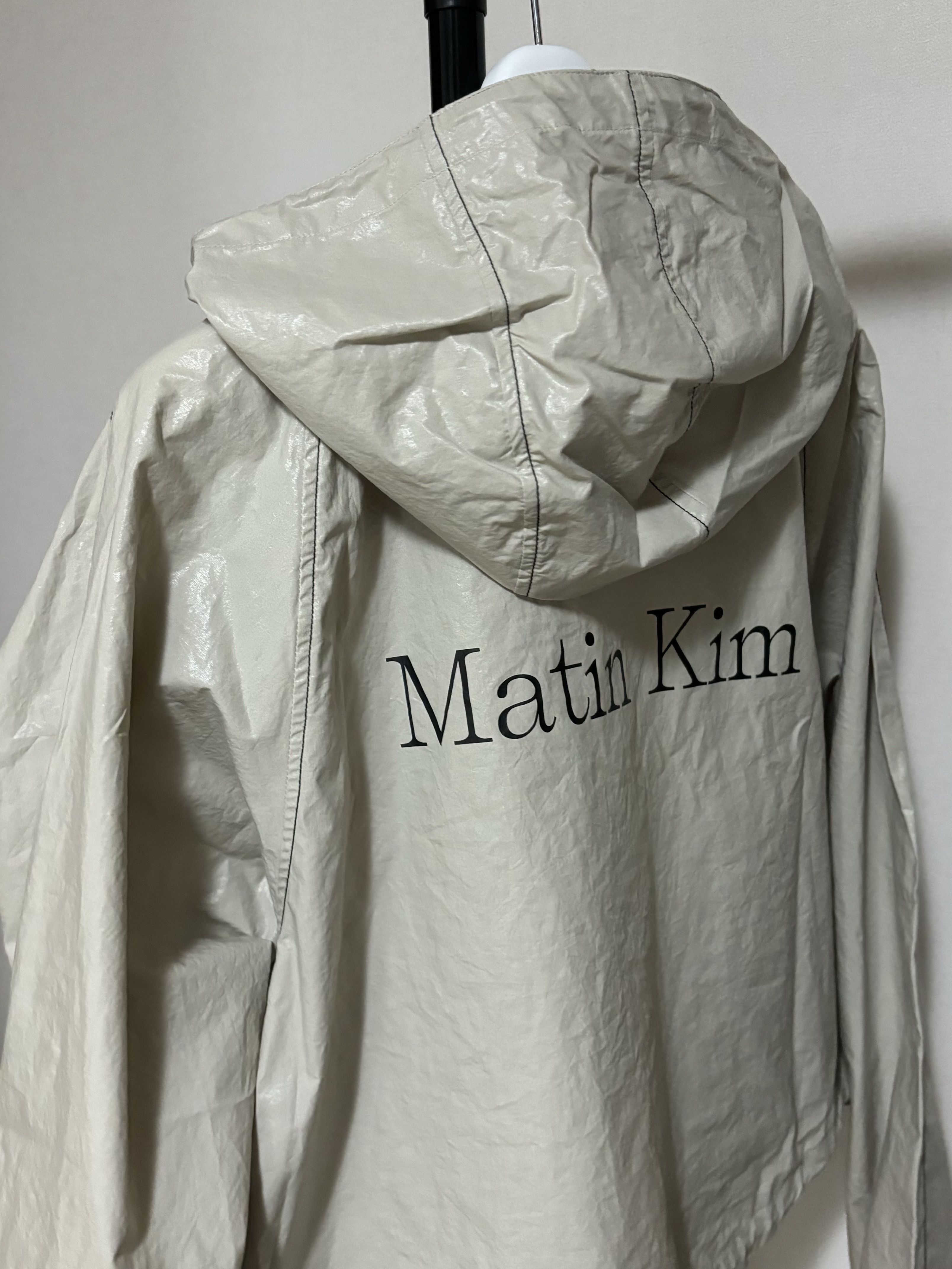 (W) Matin Kim Matin Crop Hoody Coating Jumper Beige, New Balance 530 White 착용 스타일 - 4