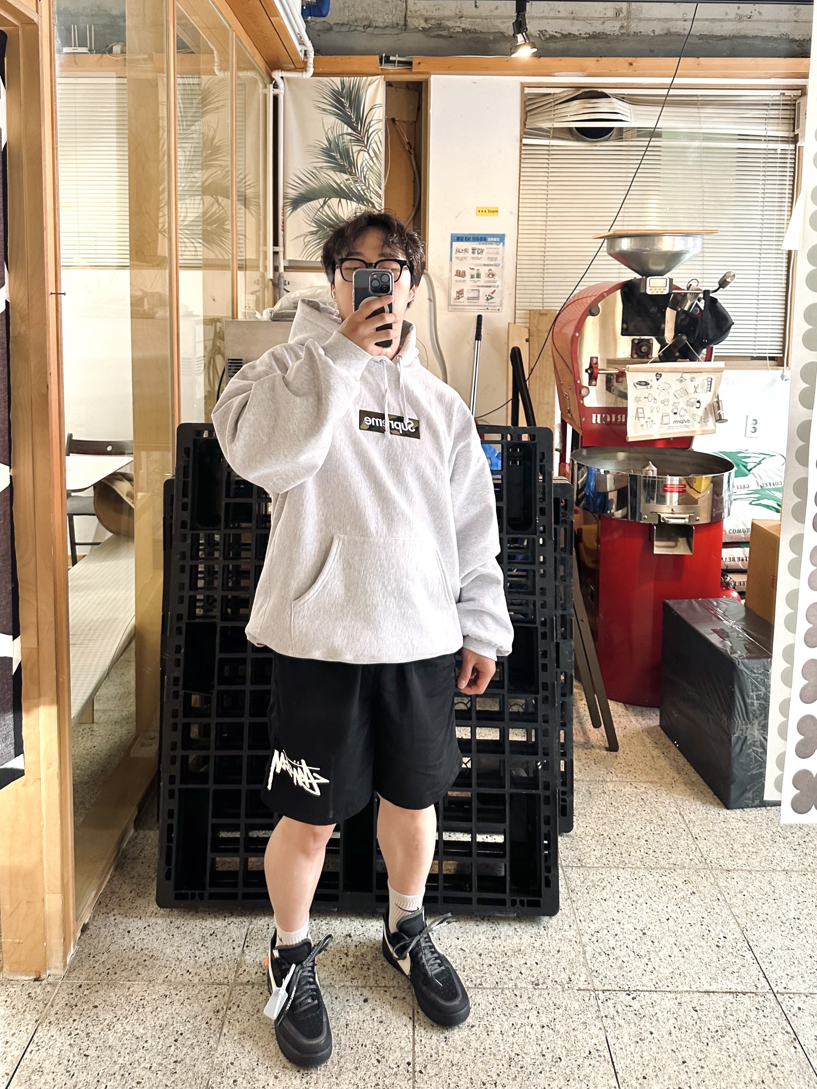 Nike x Off-White Air Force 1 Low Black White, Supreme Box Logo Hooded Sweatshirt Ash Grey - 23FW 착용 스타일