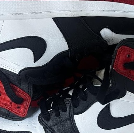 (W) Jordan 1 Retro High Satin Black Toe 착용 스타일